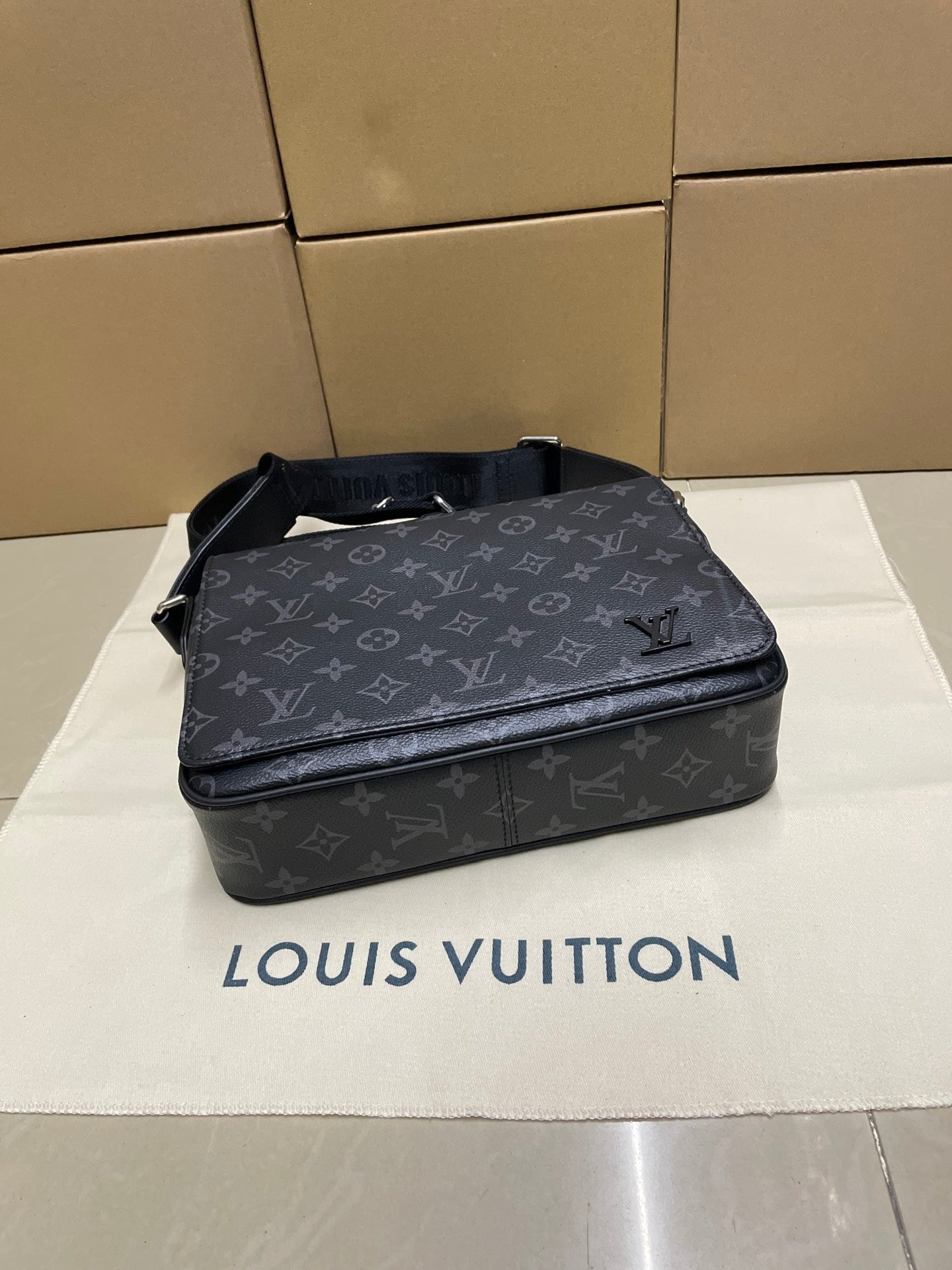 LuxluxHouse Best Quality Bags Louis Vuitton Men