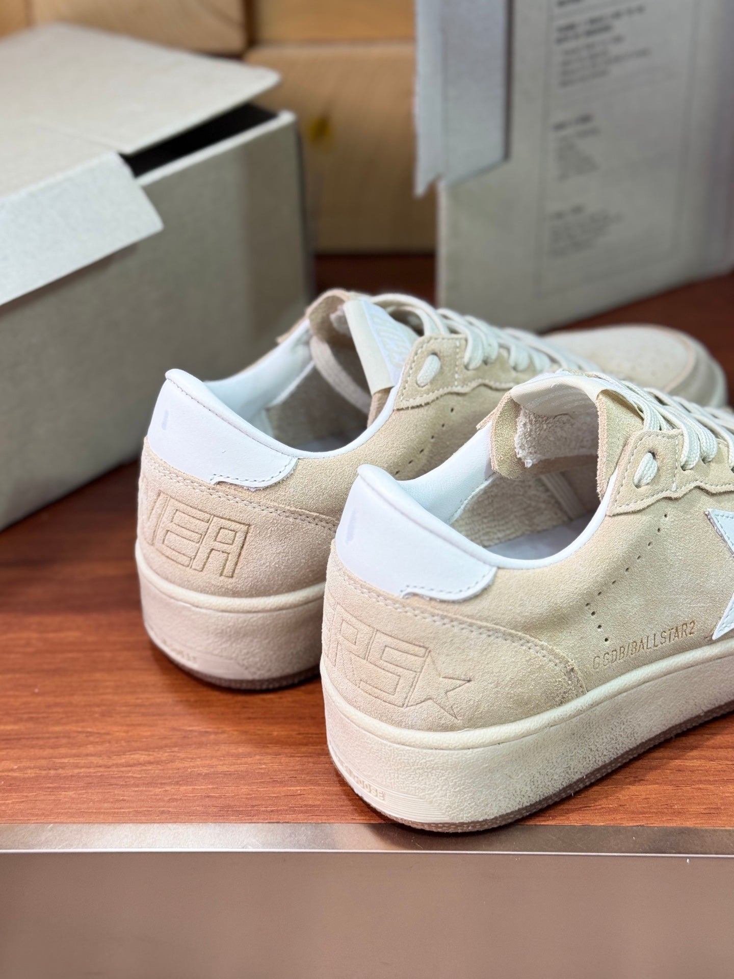 LuxluxHouse Best Quality Shoes Golden Goose