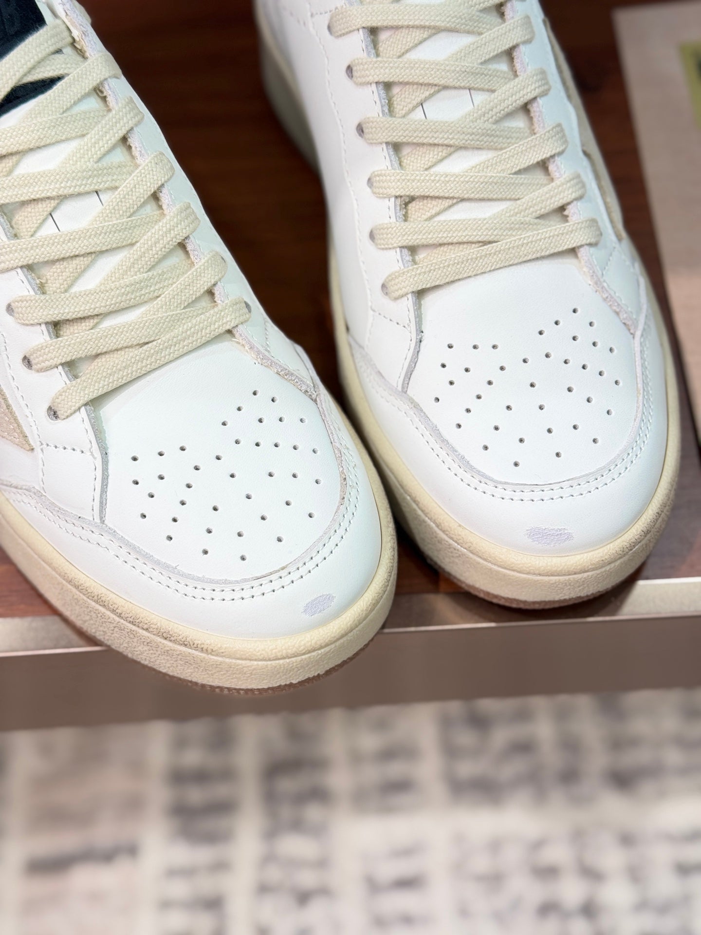 LuxluxHouse Best Quality Shoes Golden Goose