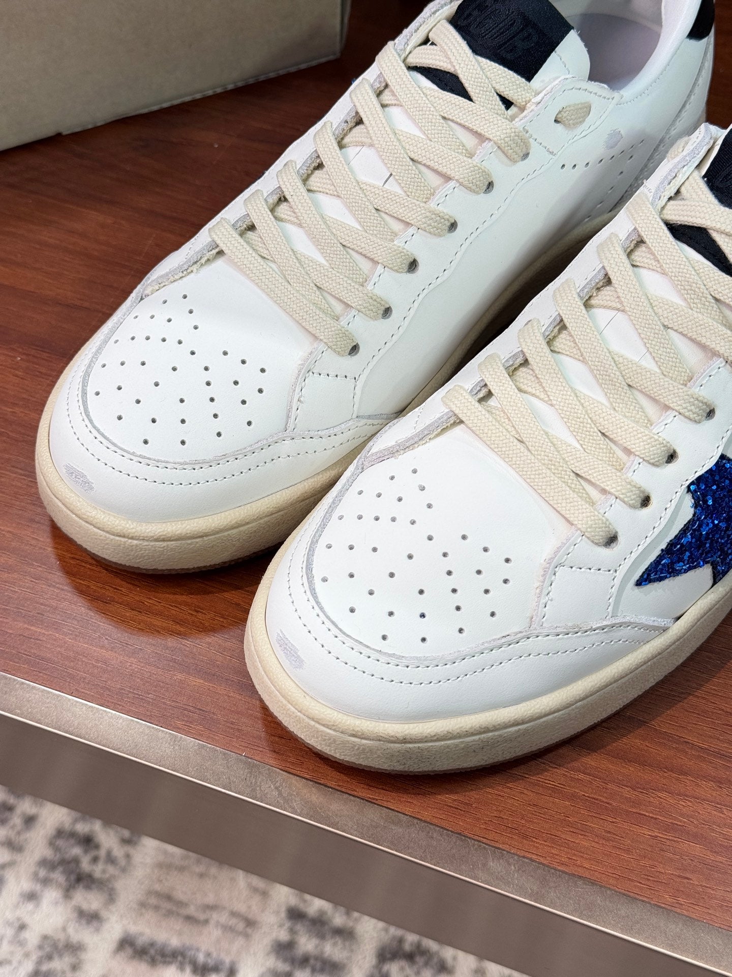 LuxluxHouse Best Quality Shoes Golden Goose