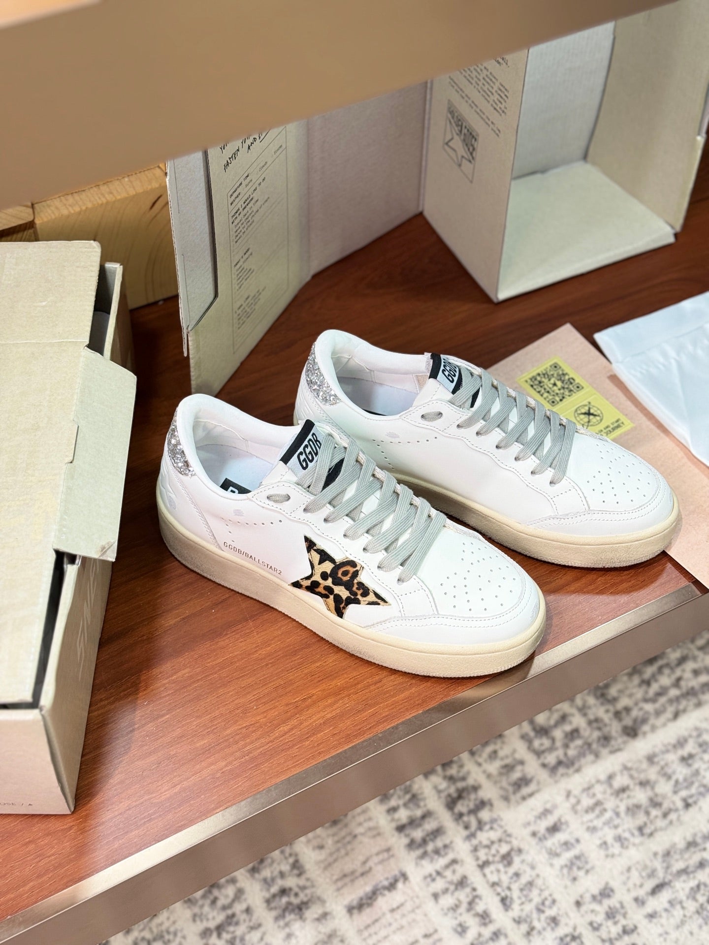 LuxluxHouse Best Quality Shoes Golden Goose