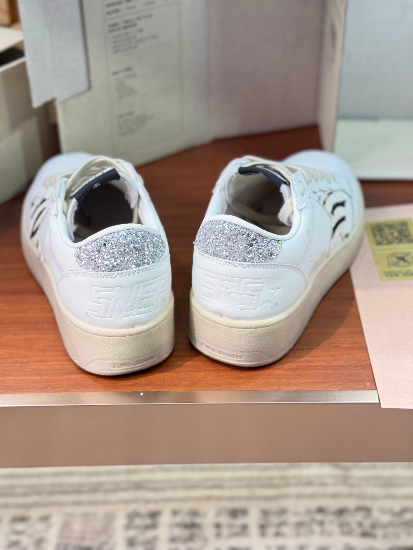 LuxluxHouse Best Quality Shoes Golden Goose