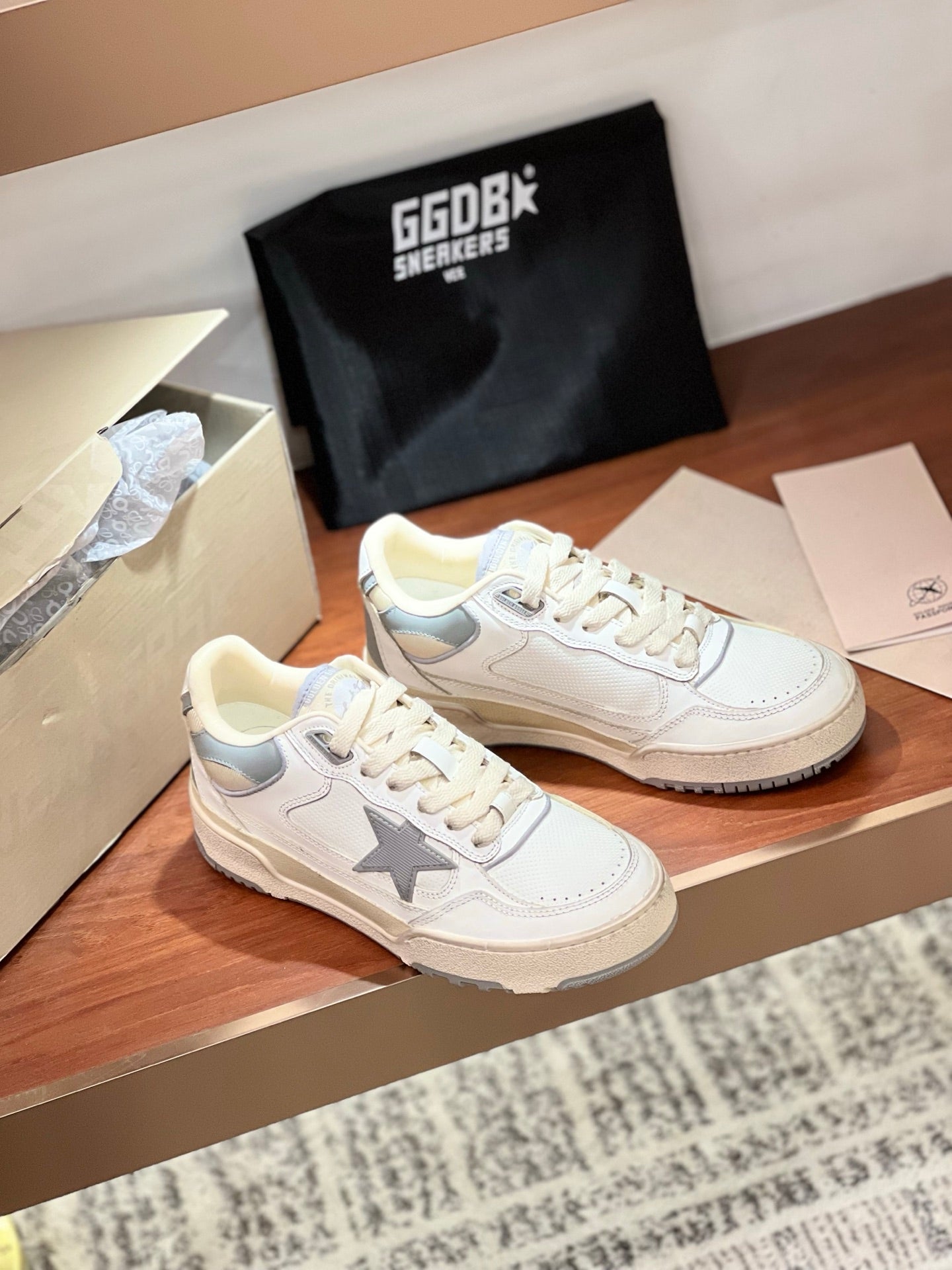 LuxluxHouse Best Quality Shoes Golden Goose
