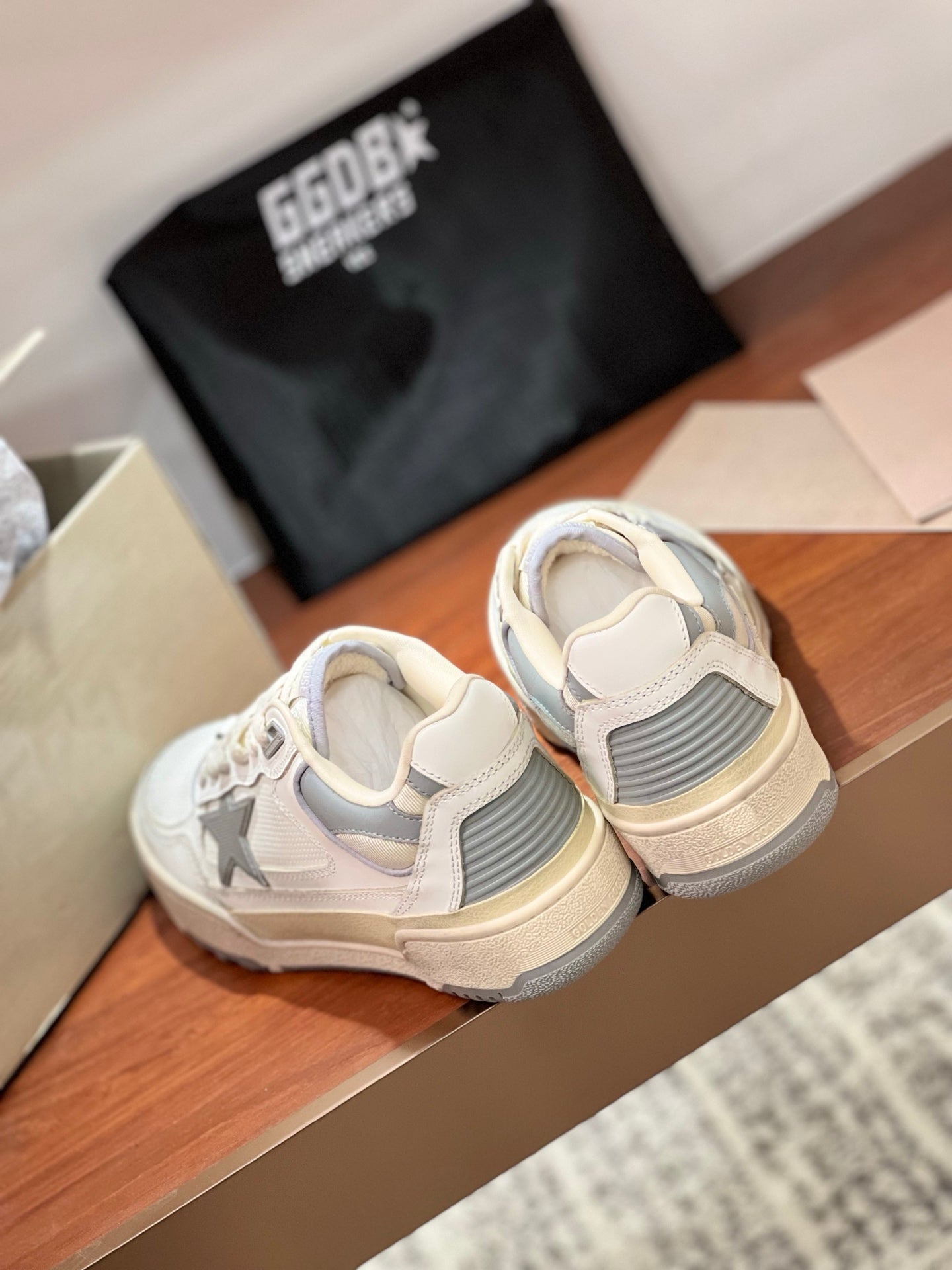 LuxluxHouse Best Quality Shoes Golden Goose