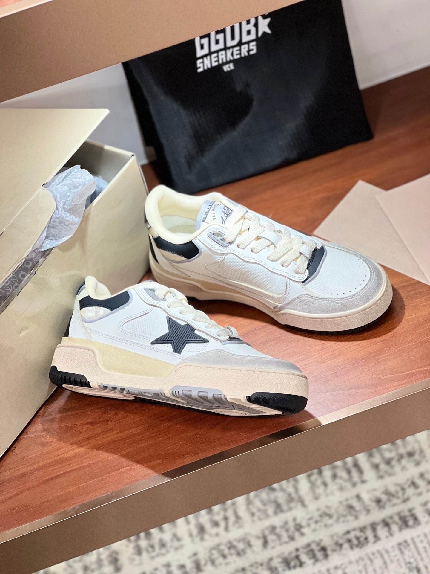 LuxluxHouse Best Quality Shoes Golden Goose