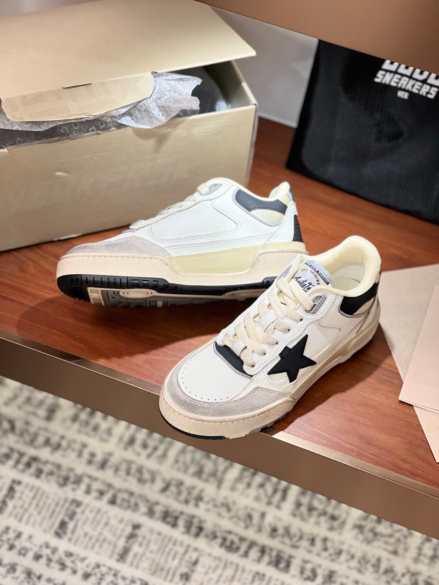 LuxluxHouse Best Quality Shoes Golden Goose