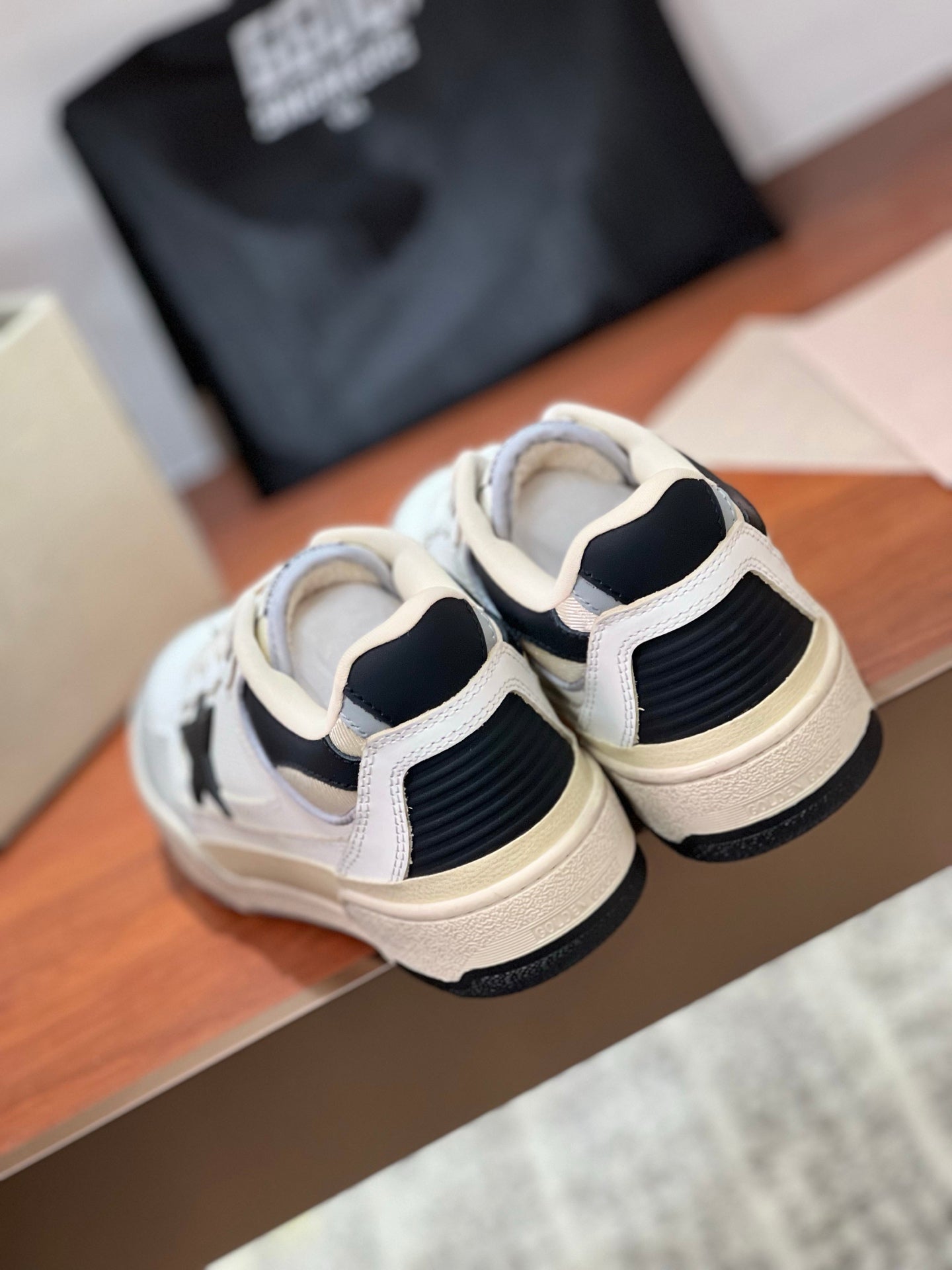LuxluxHouse Best Quality Shoes Golden Goose