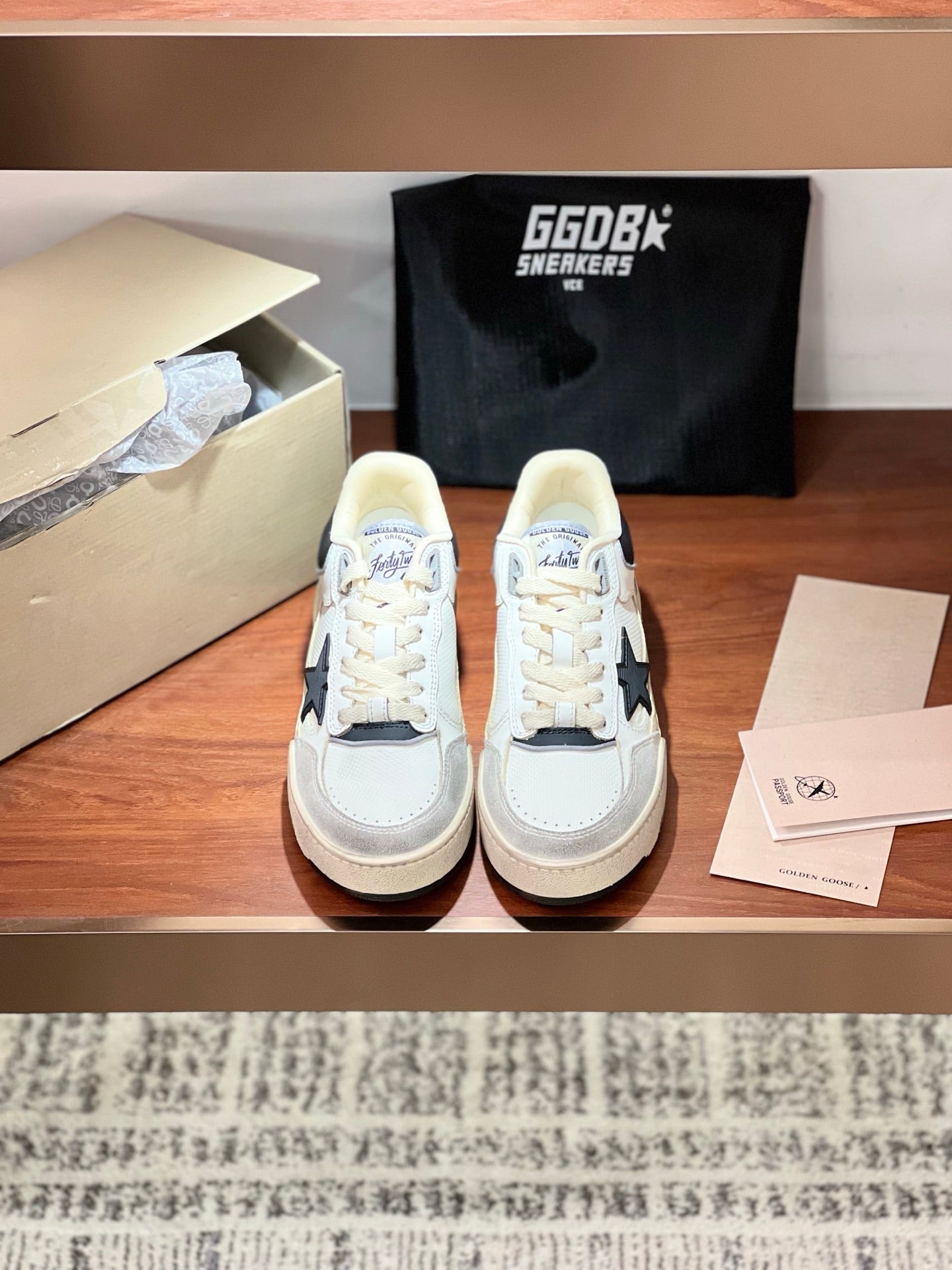 LuxluxHouse Best Quality Shoes Golden Goose