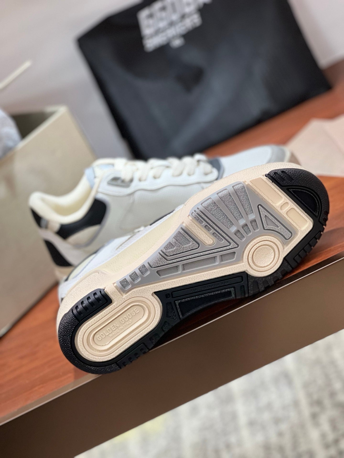LuxluxHouse Best Quality Shoes Golden Goose