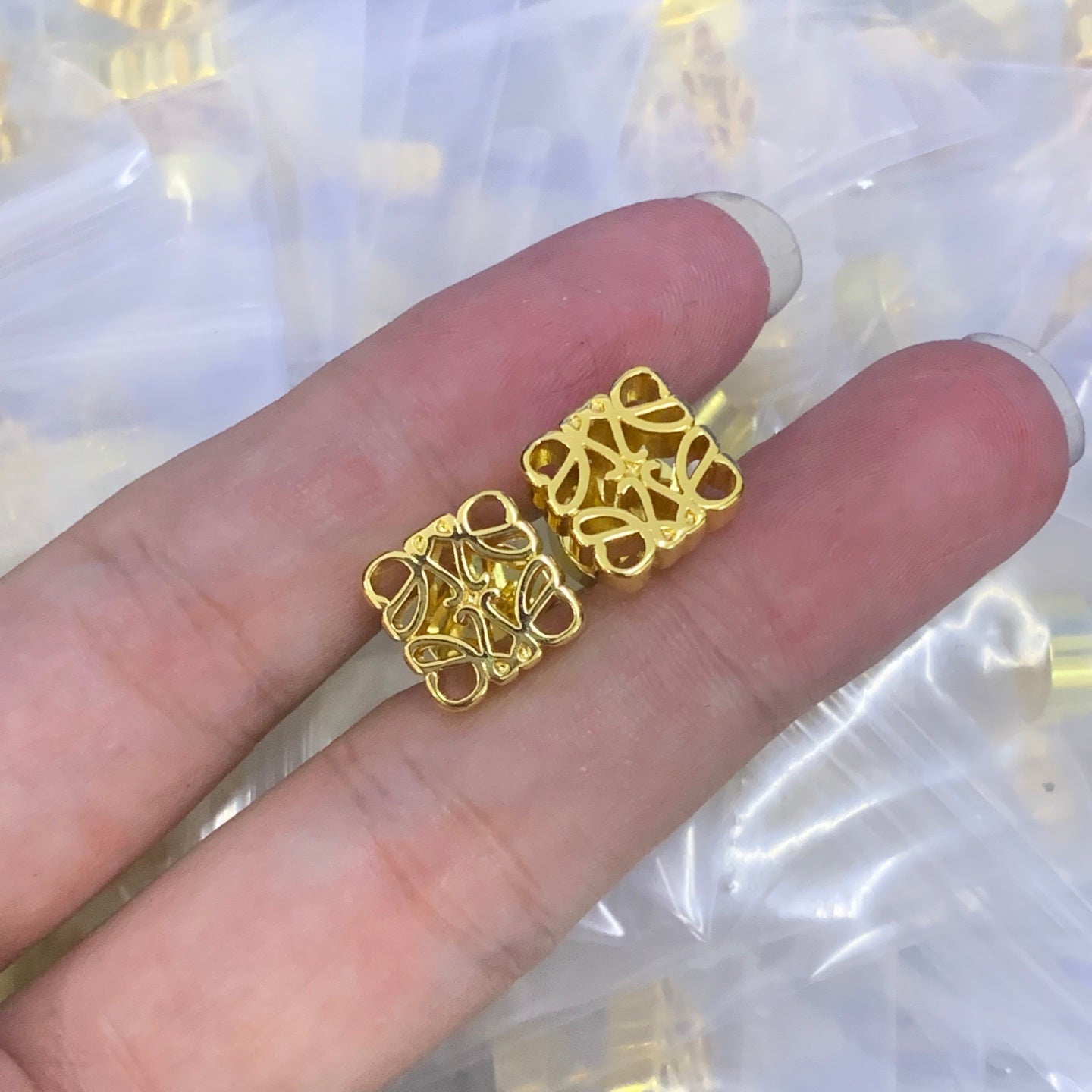 LuxluxHouse Low Price And High Quality Accessories Loewe