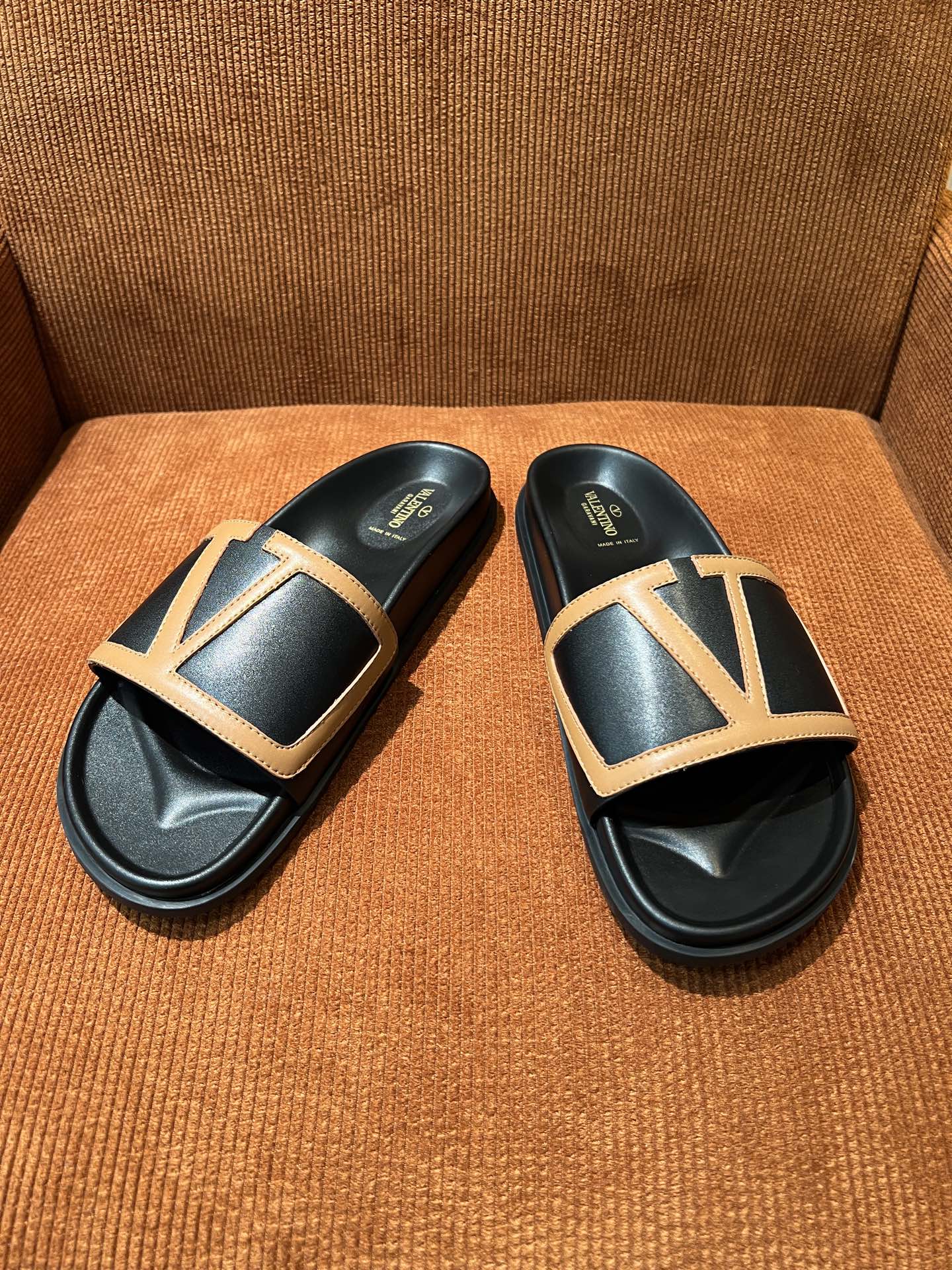 LuxluxHouse Best Quality Sandals Valentino
