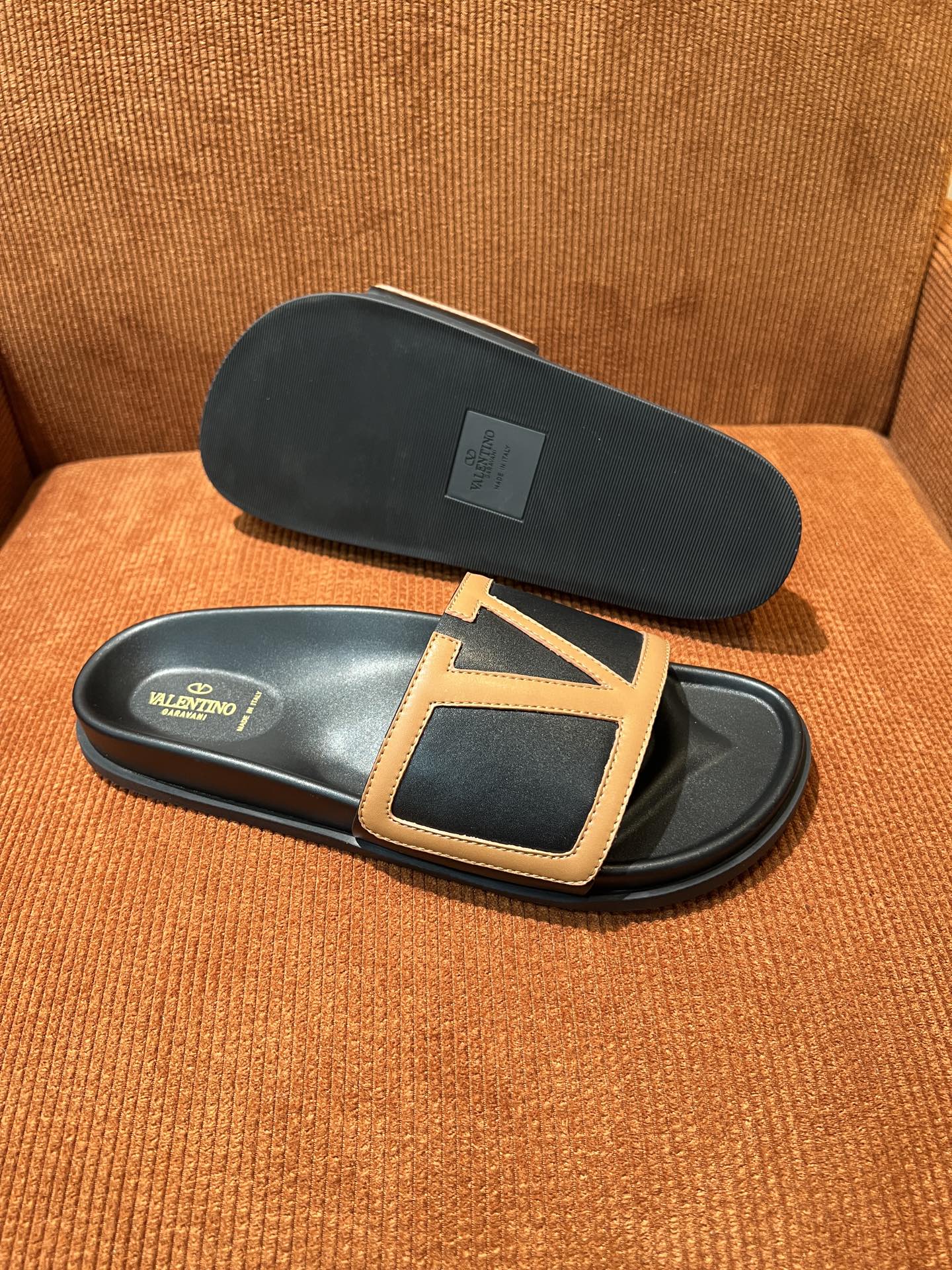 LuxluxHouse Best Quality Sandals Valentino