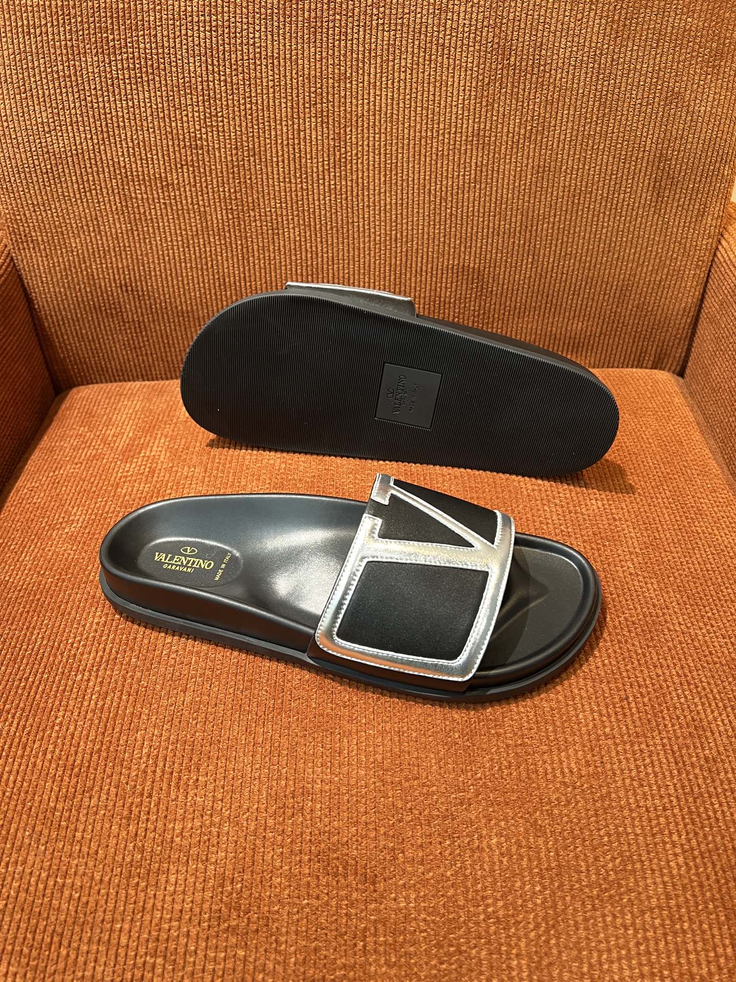 LuxluxHouse Best Quality Sandals Valentino