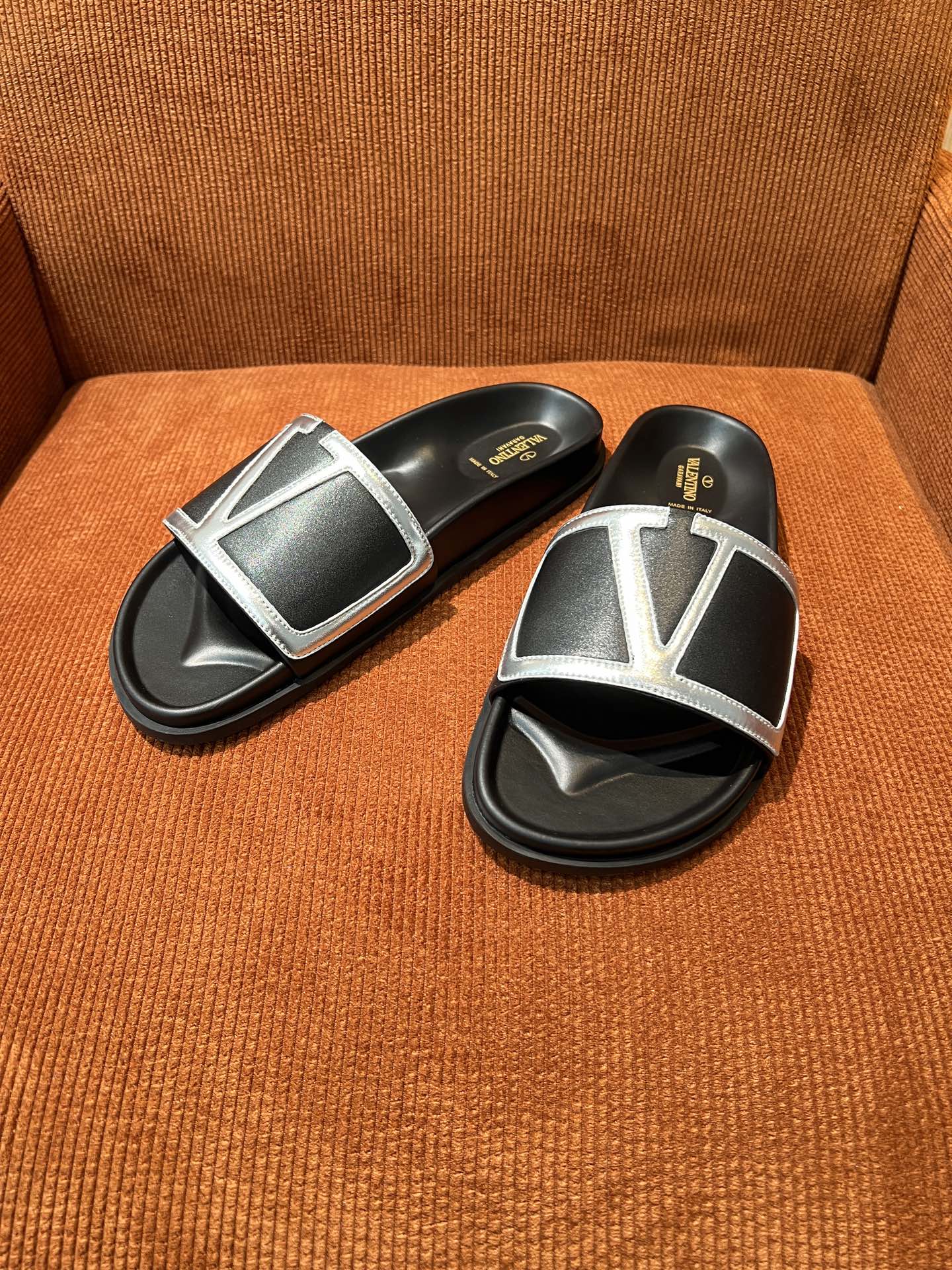 LuxluxHouse Best Quality Sandals Valentino