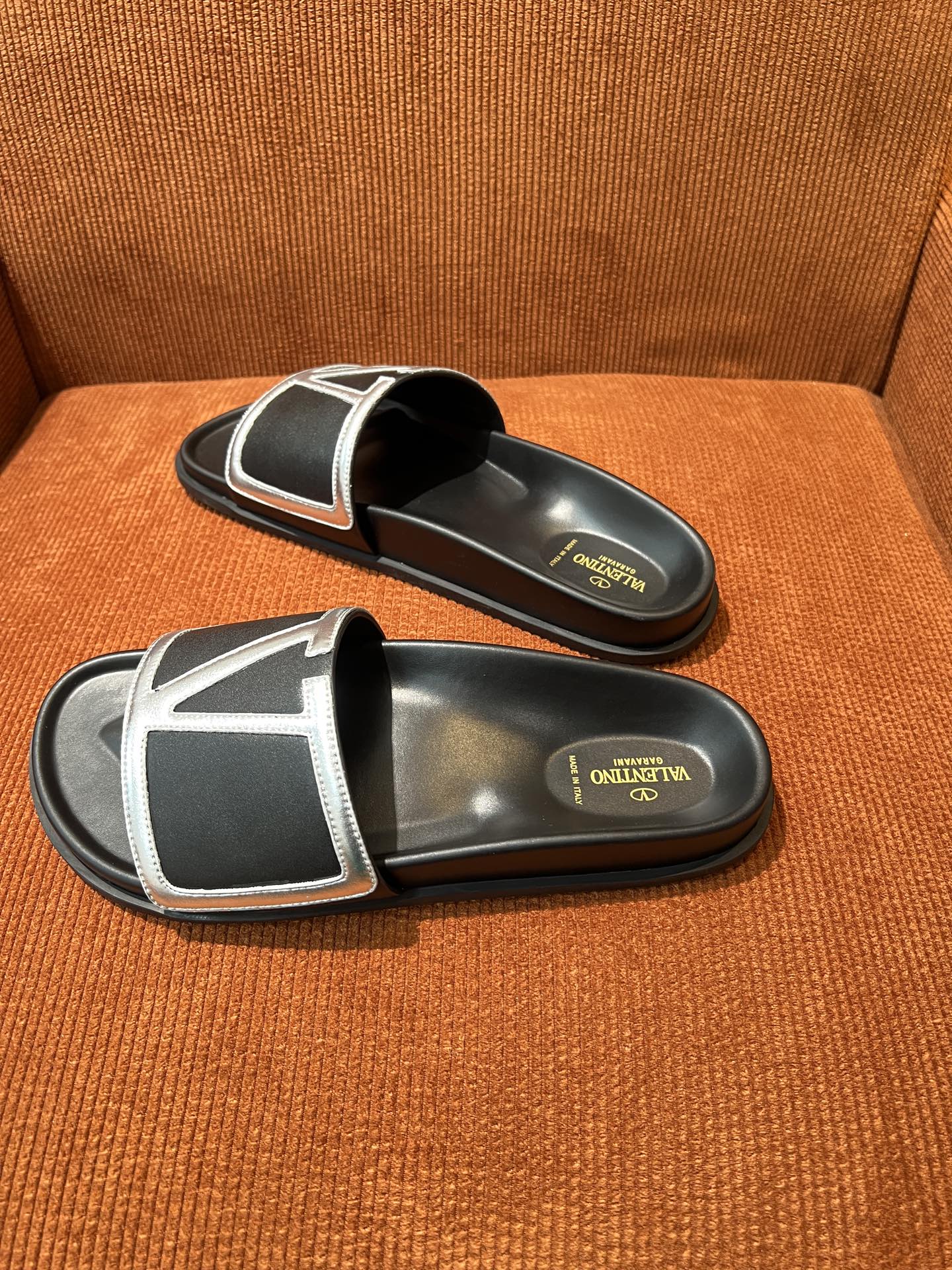 LuxluxHouse Best Quality Sandals Valentino