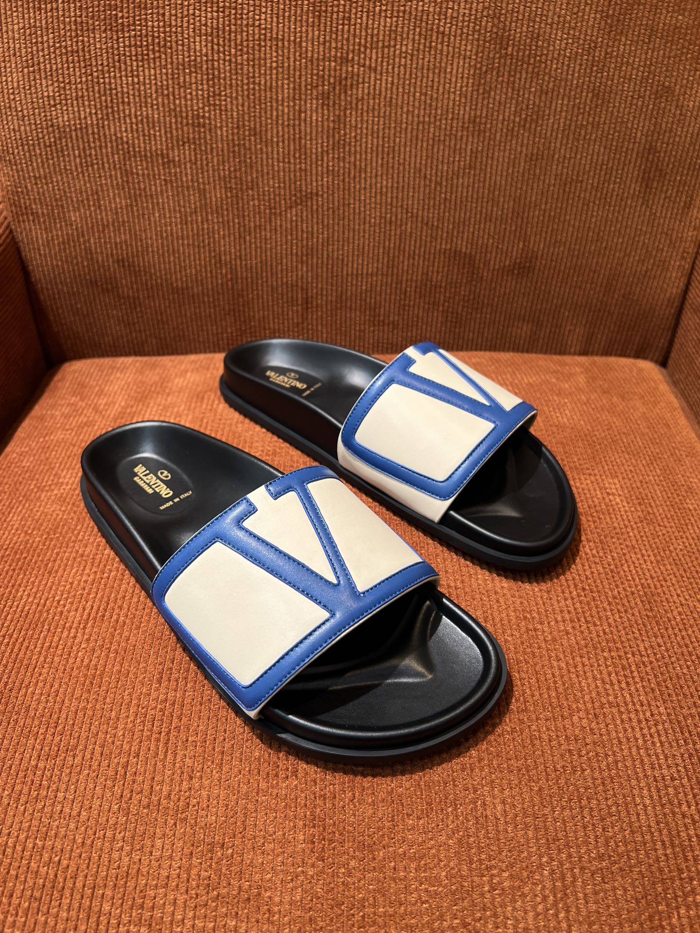 LuxluxHouse Best Quality Sandals Valentino