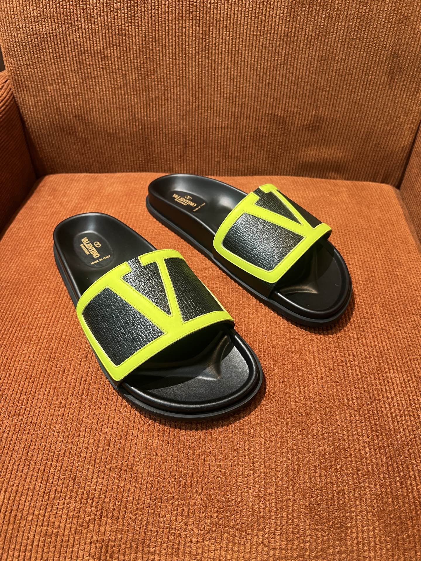 LuxluxHouse Best Quality Sandals Valentino
