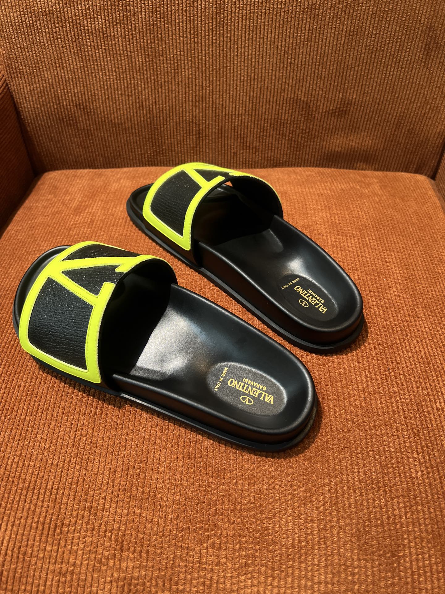 LuxluxHouse Best Quality Sandals Valentino