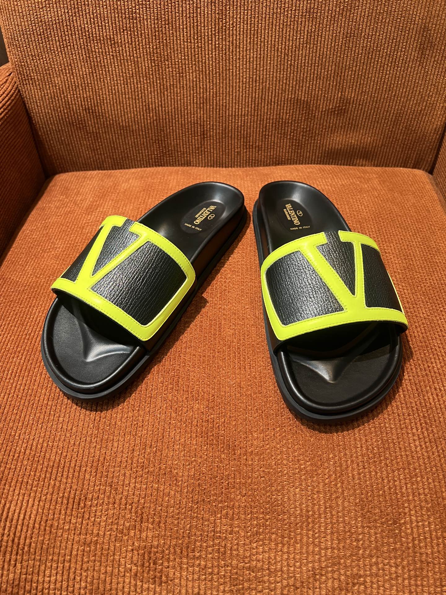 LuxluxHouse Best Quality Sandals Valentino