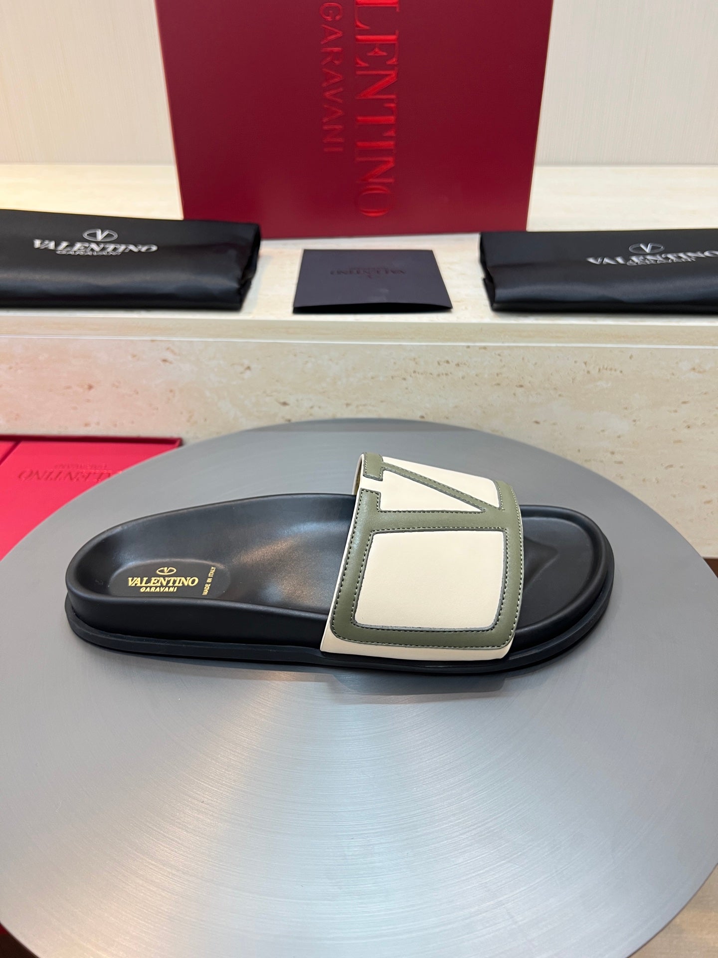 LuxluxHouse Best Quality Sandals Valentino