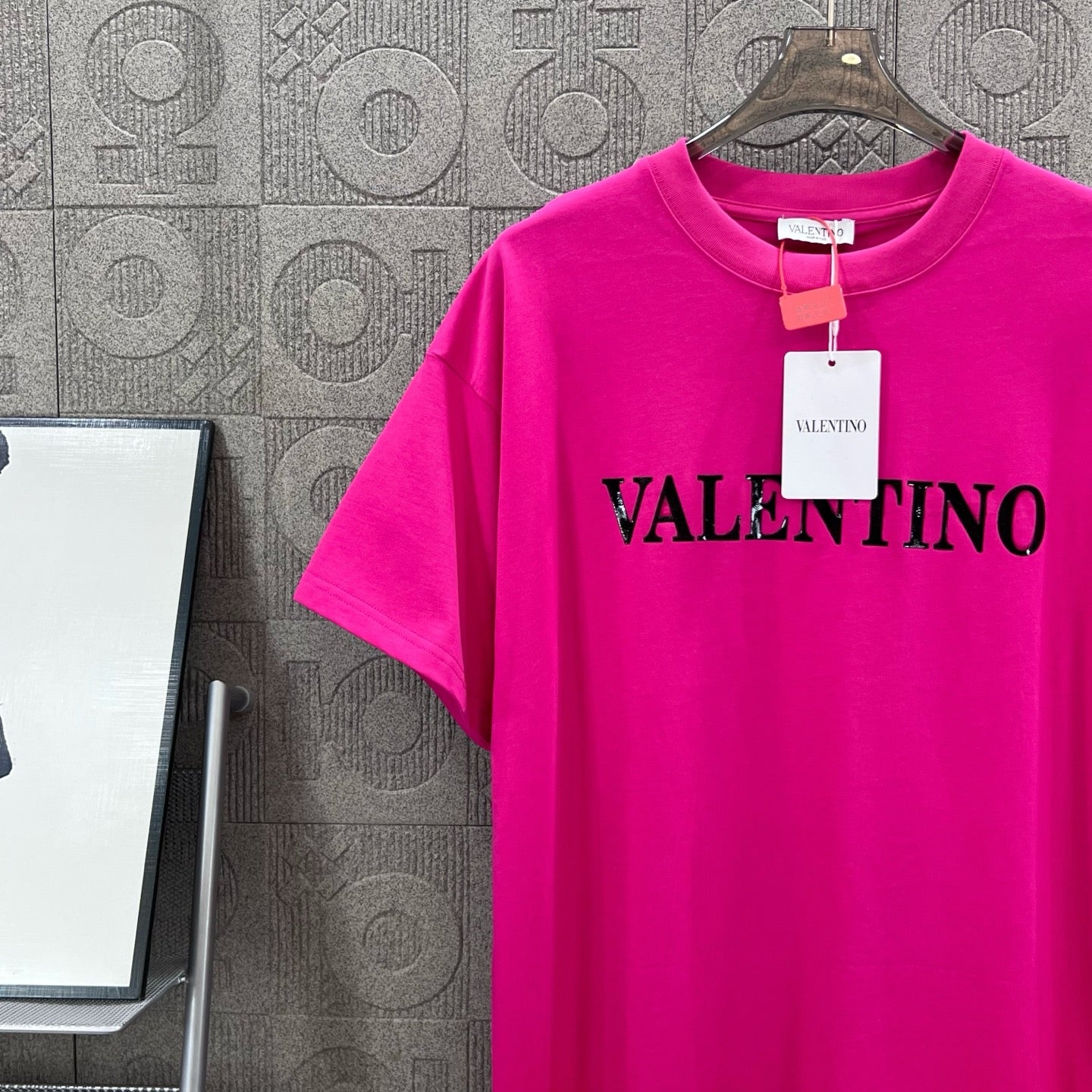 LuxluxHouse Best Quality Clothes Valentino T-shirt