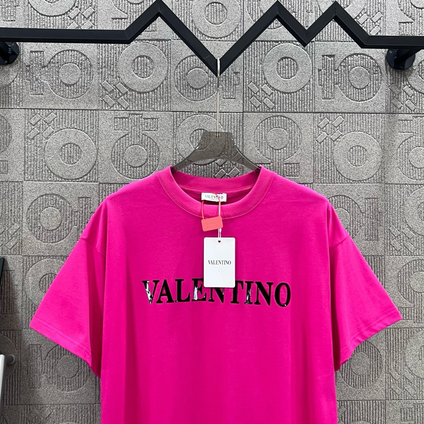 LuxluxHouse Best Quality Clothes Valentino T-shirt