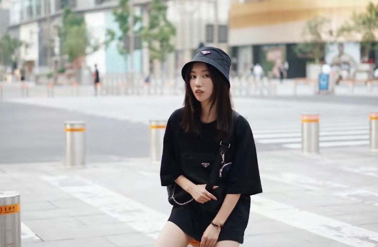 LuxluxHouse Best Quality Clothes T-shirt Prada