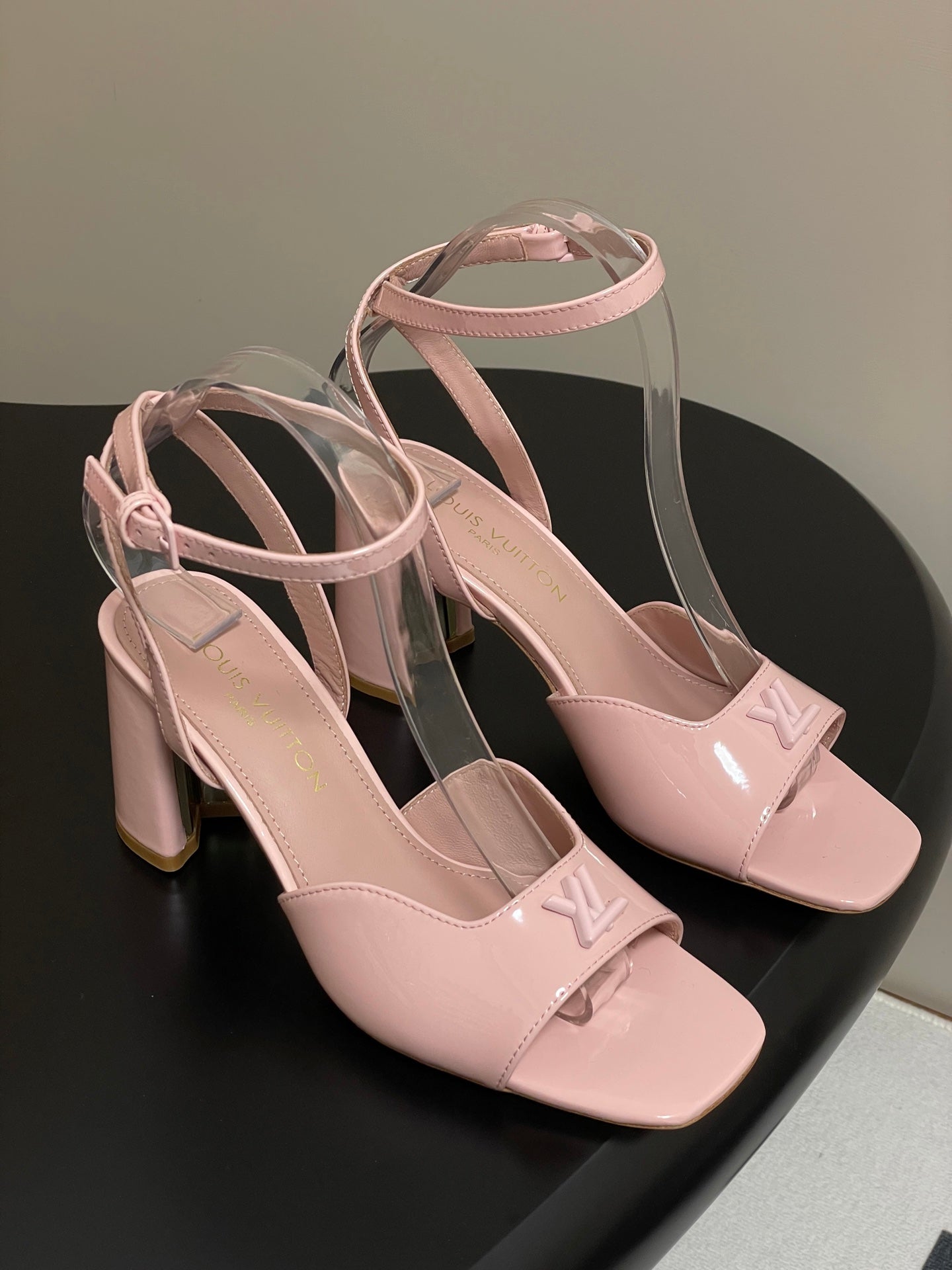 LuxluxHouse Best Quality Women Shoes Louis Vuitton