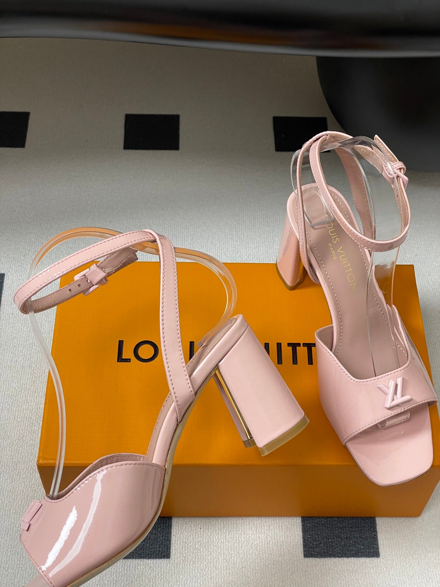 LuxluxHouse Best Quality Women Shoes Louis Vuitton