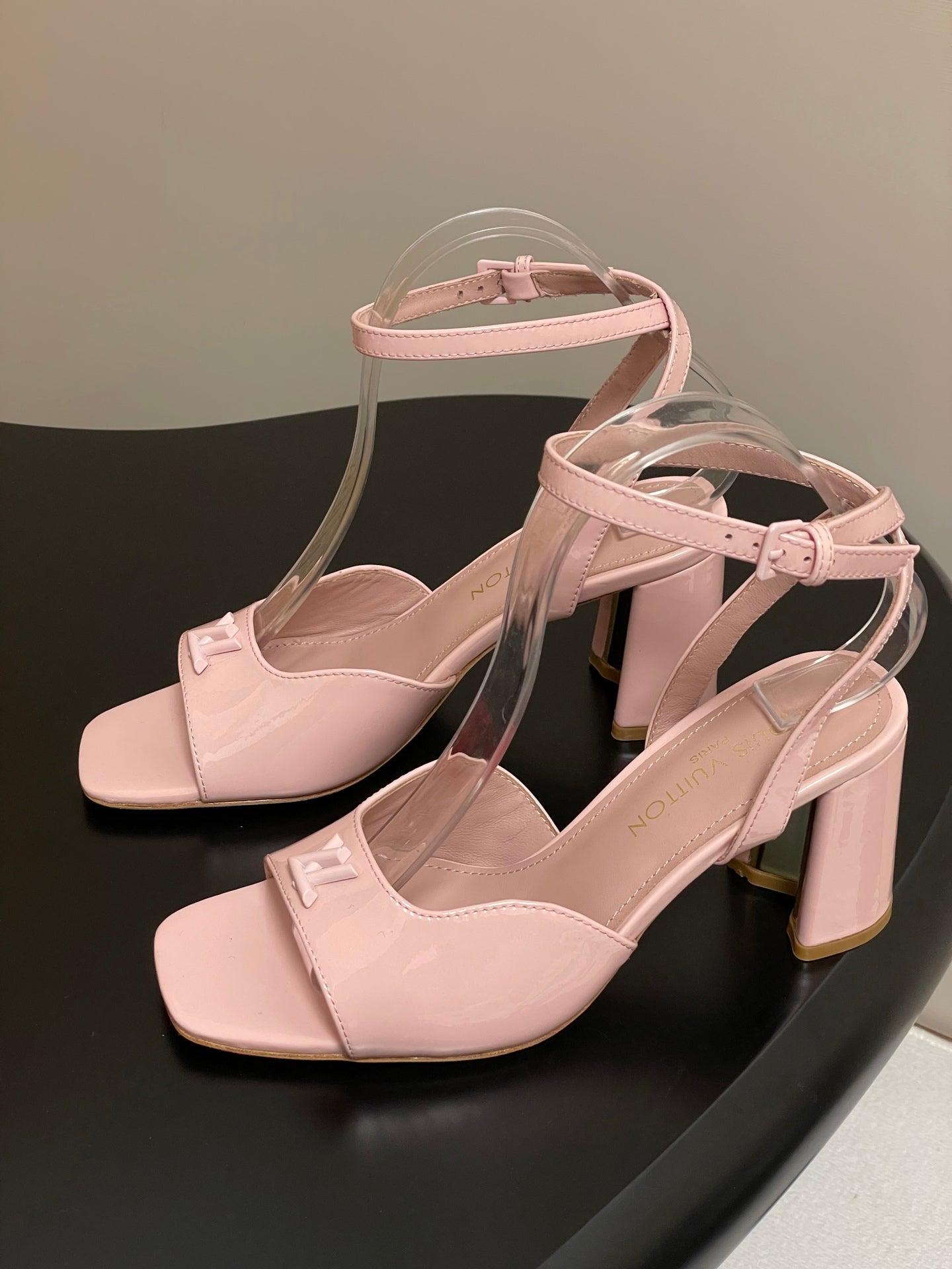 LuxluxHouse Best Quality Women Shoes Louis Vuitton