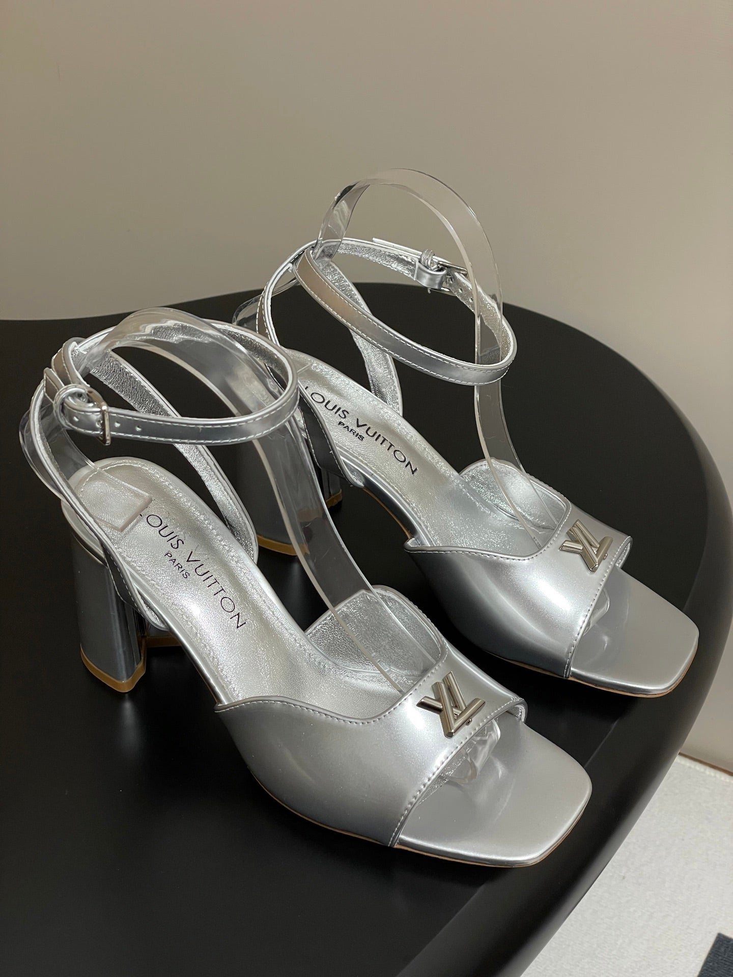 LuxluxHouse Best Quality Women Shoes Louis Vuitton