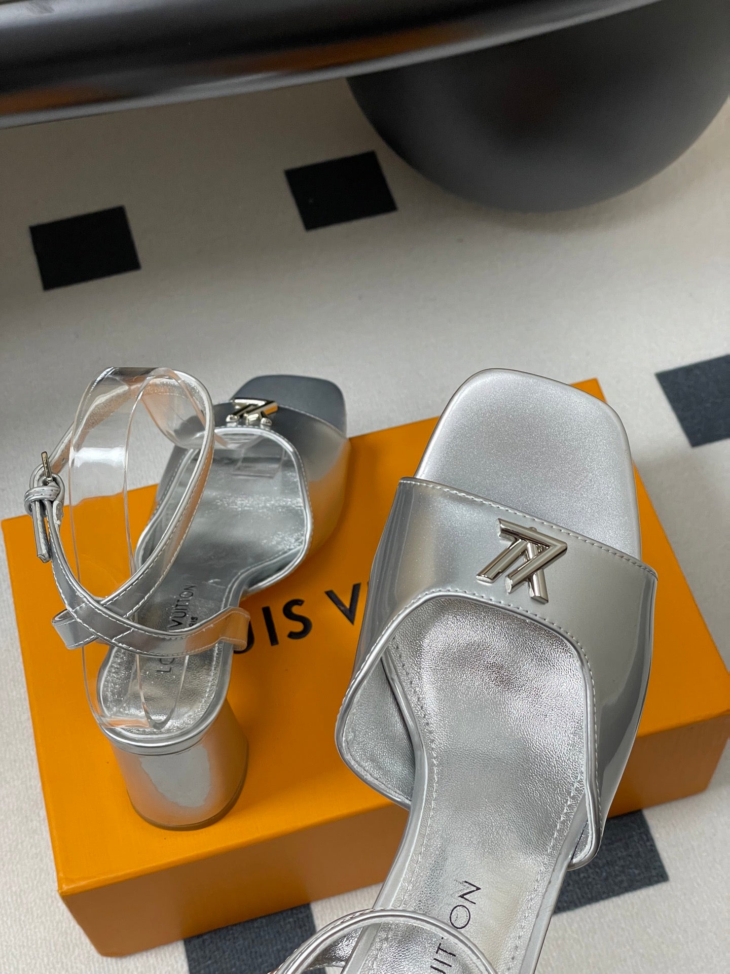 LuxluxHouse Best Quality Women Shoes Louis Vuitton