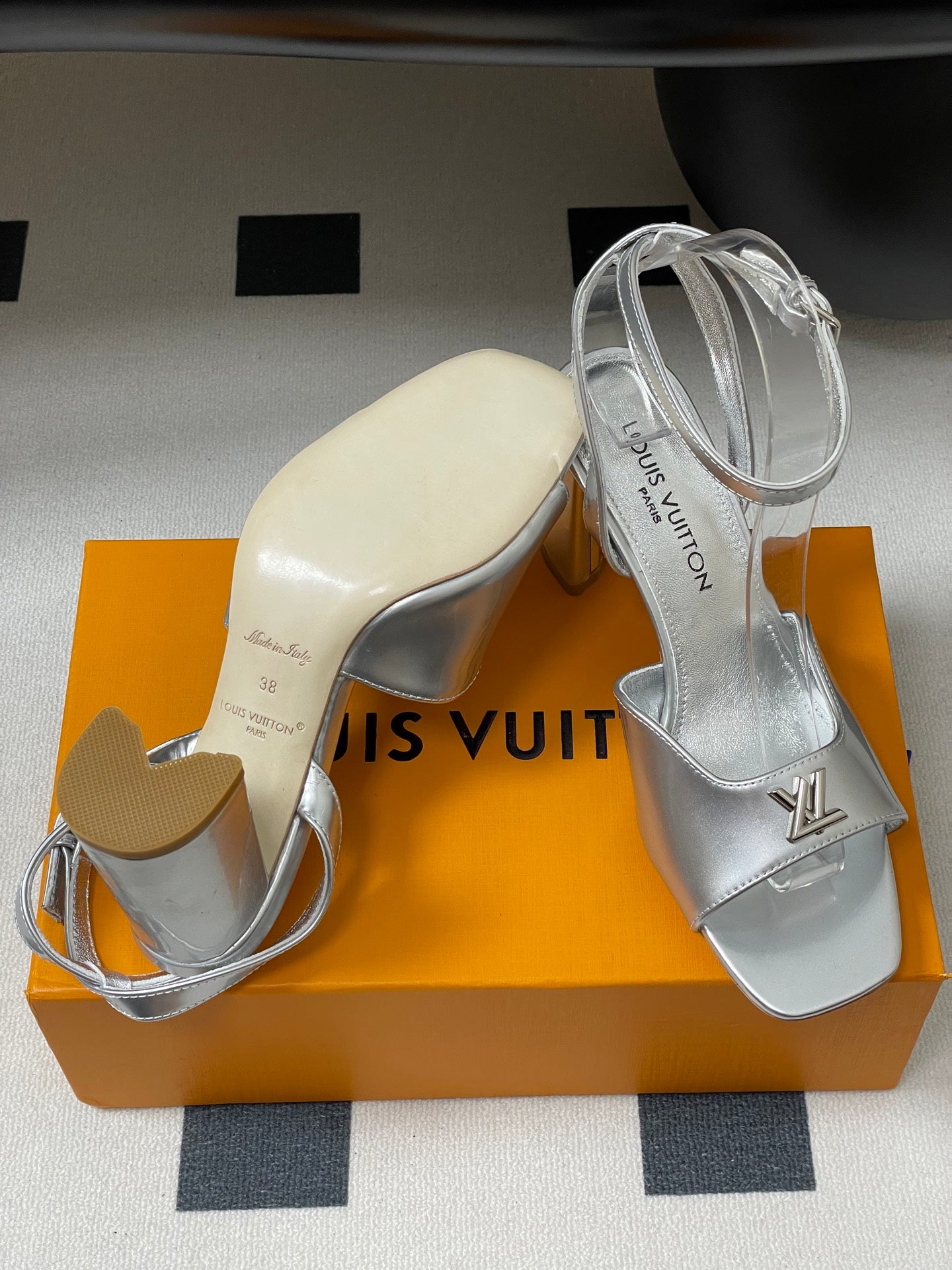 LuxluxHouse Best Quality Women Shoes Louis Vuitton