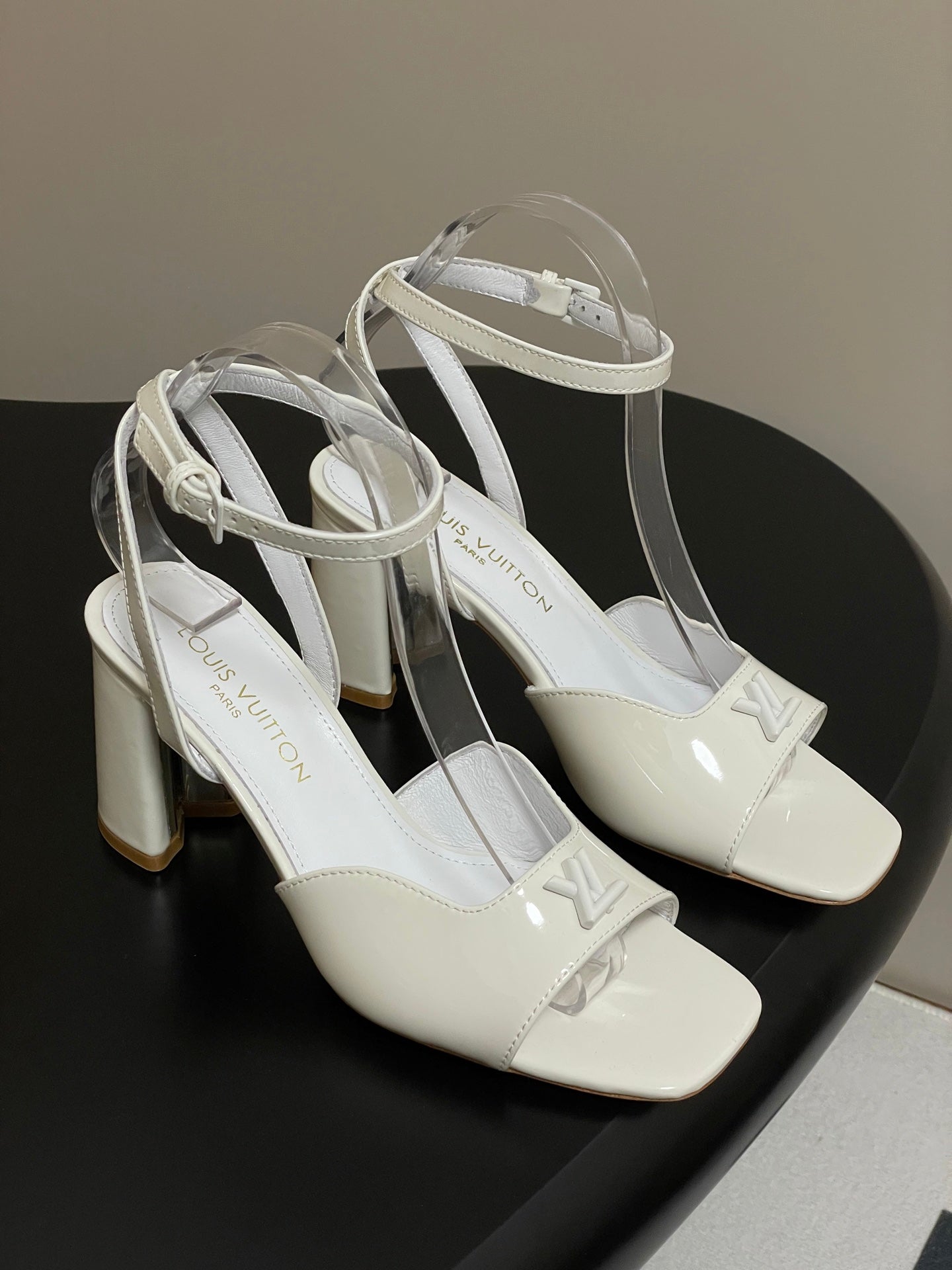 LuxluxHouse Best Quality Women Shoes Louis Vuitton