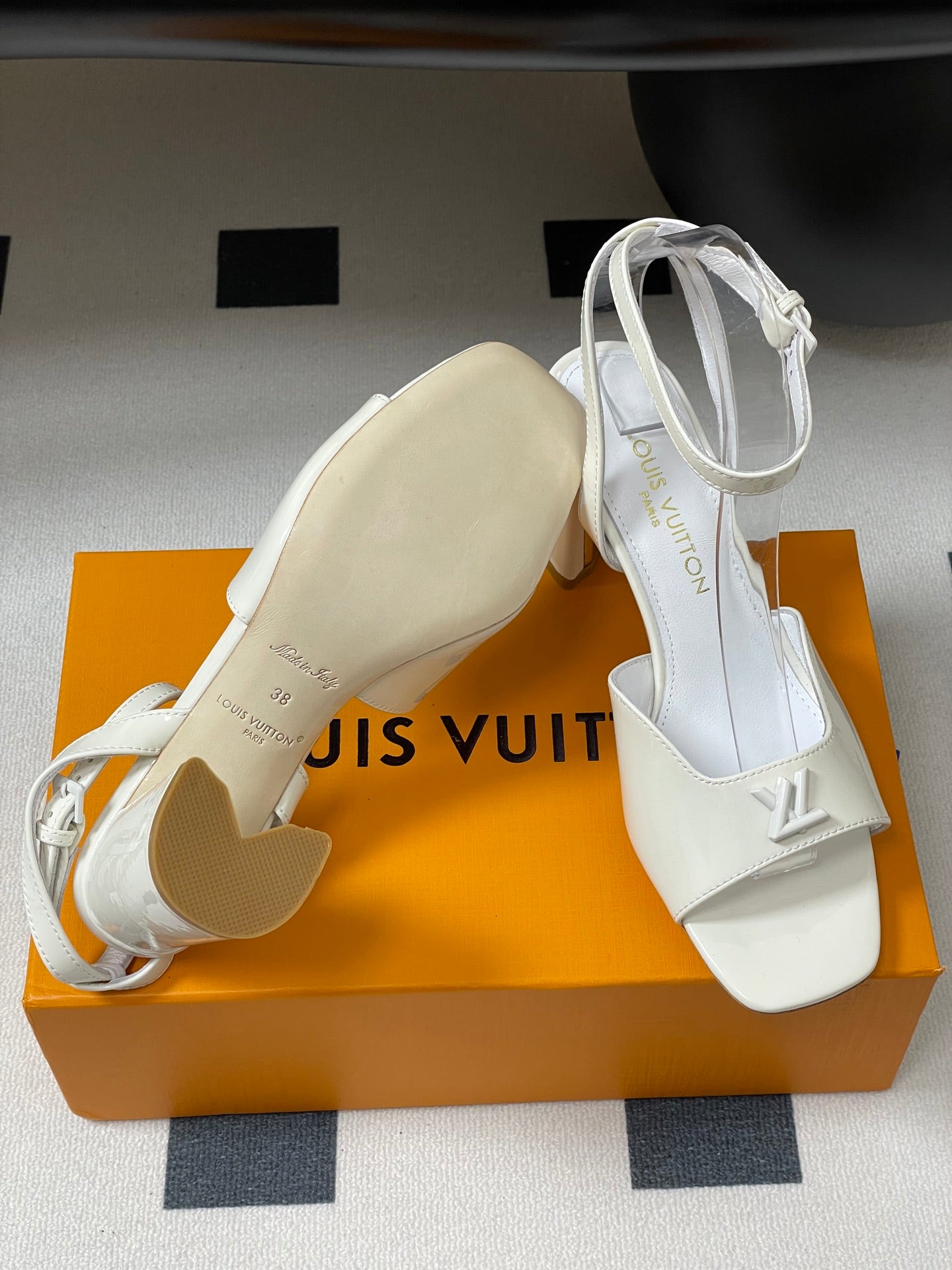 LuxluxHouse Best Quality Women Shoes Louis Vuitton