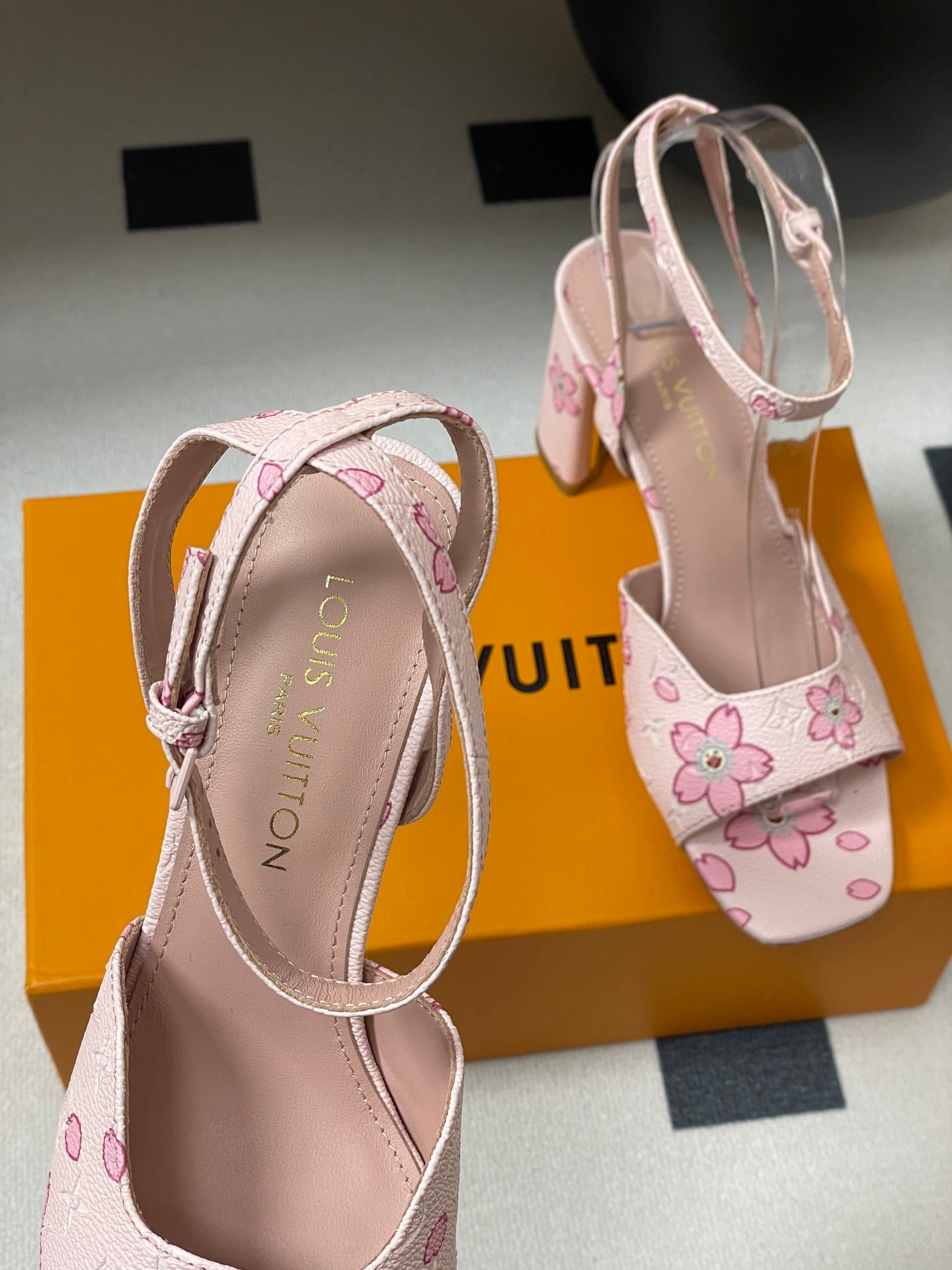 LuxluxHouse Best Quality Women Shoes Louis Vuitton