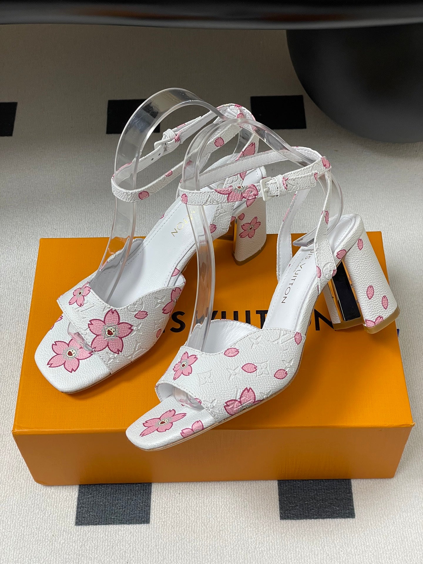 LuxluxHouse Best Quality Women Shoes Louis Vuitton