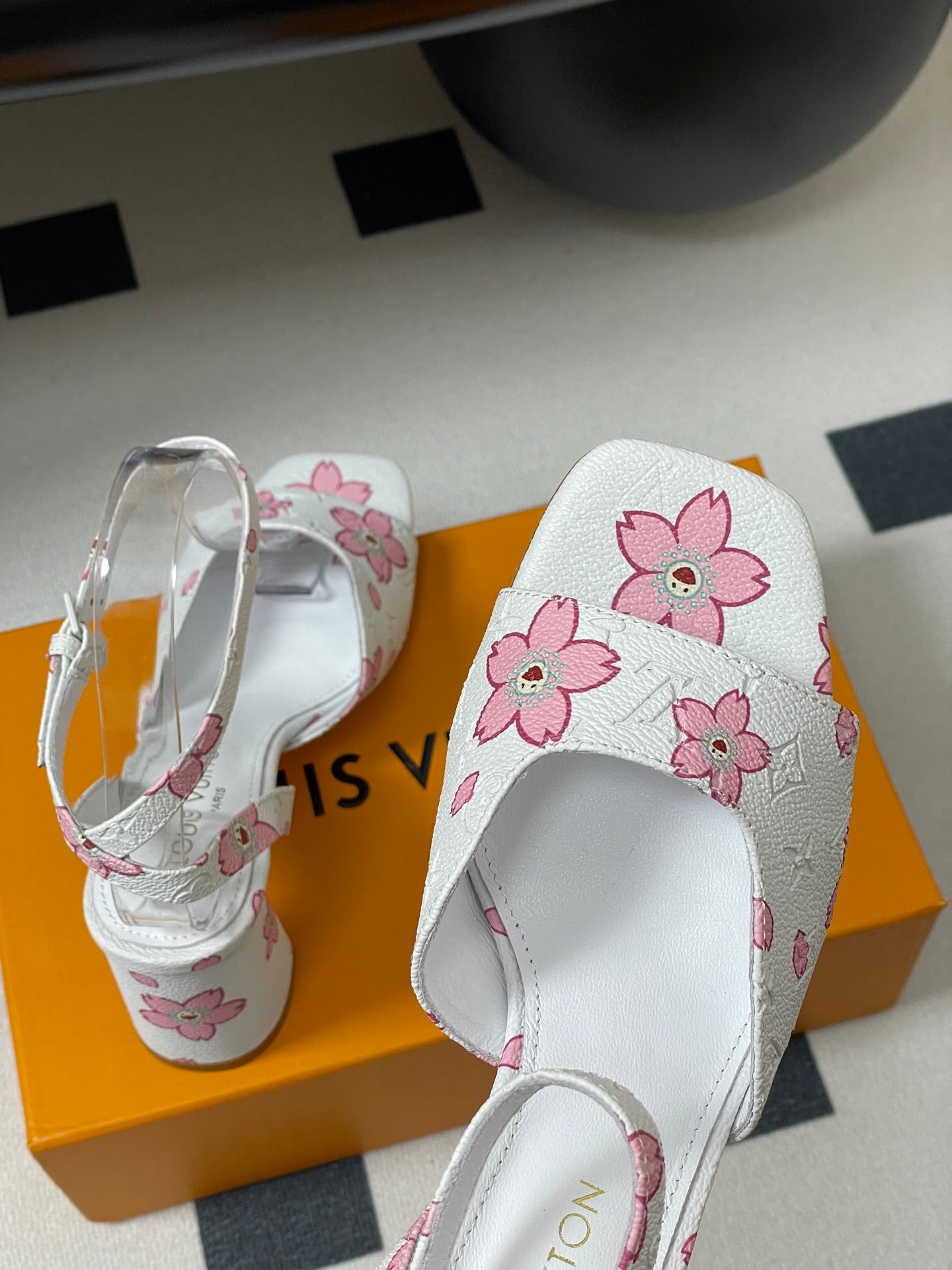 LuxluxHouse Best Quality Women Shoes Louis Vuitton