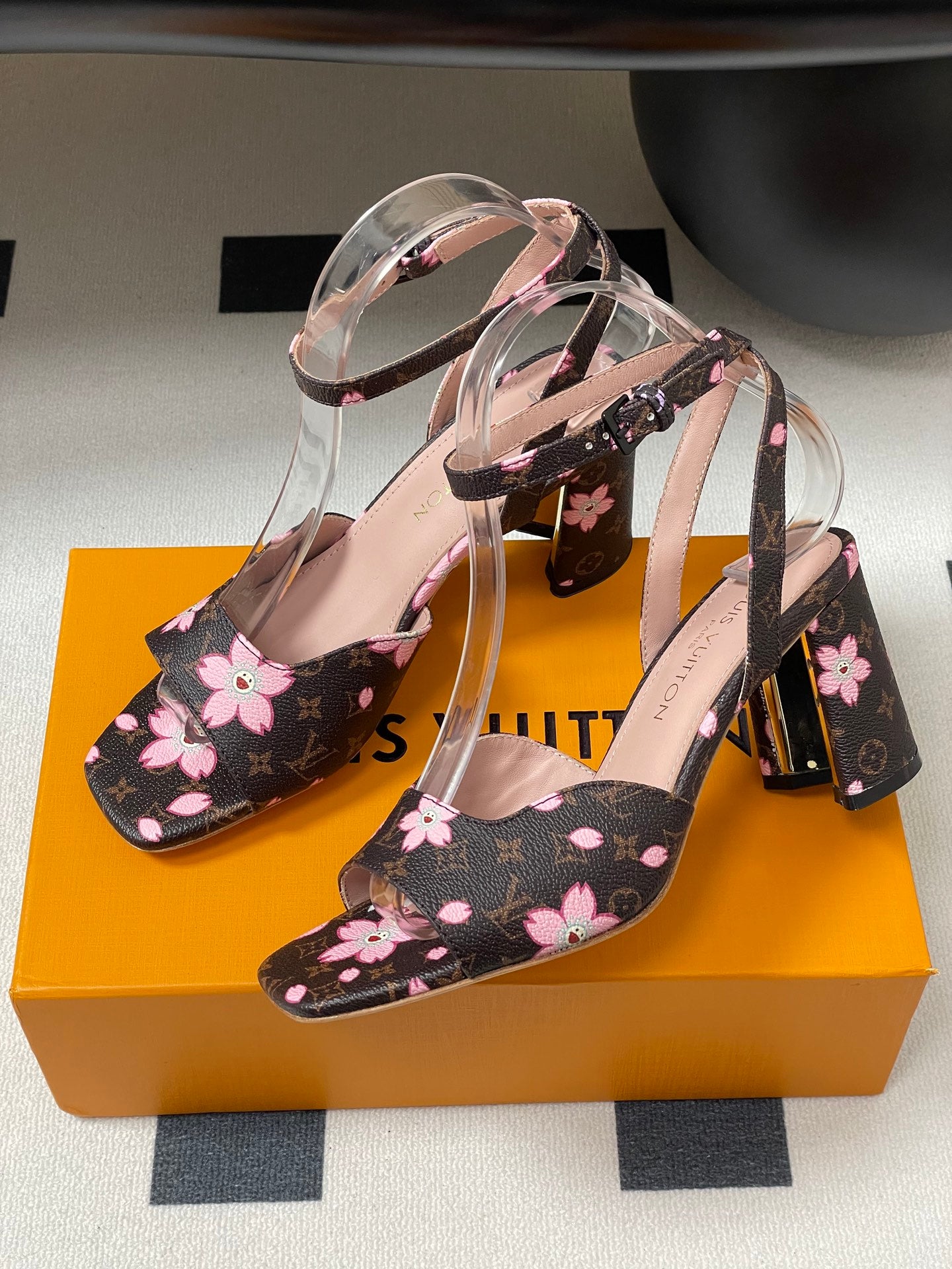LuxluxHouse Best Quality Women Shoes Louis Vuitton