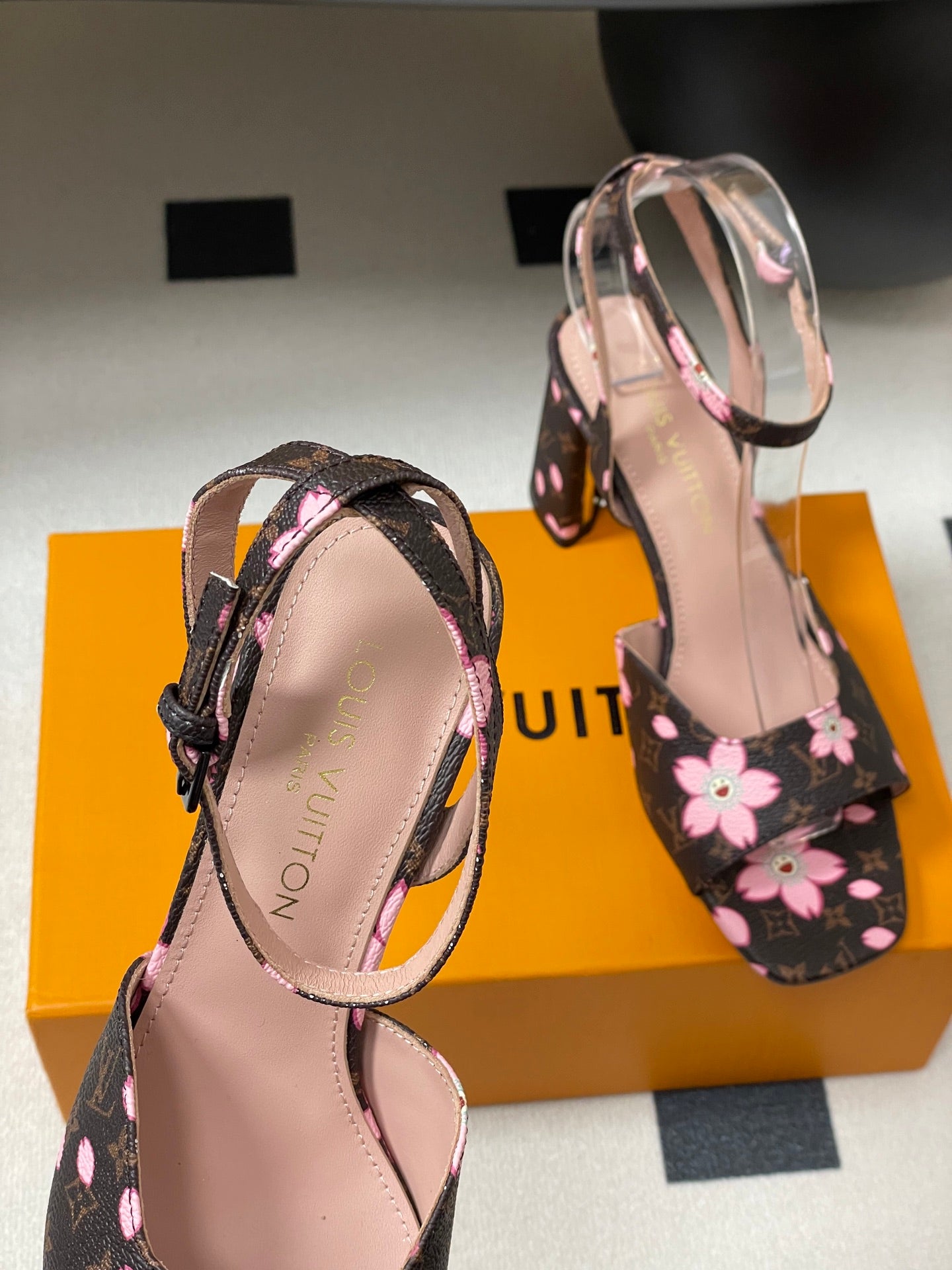 LuxluxHouse Best Quality Women Shoes Louis Vuitton