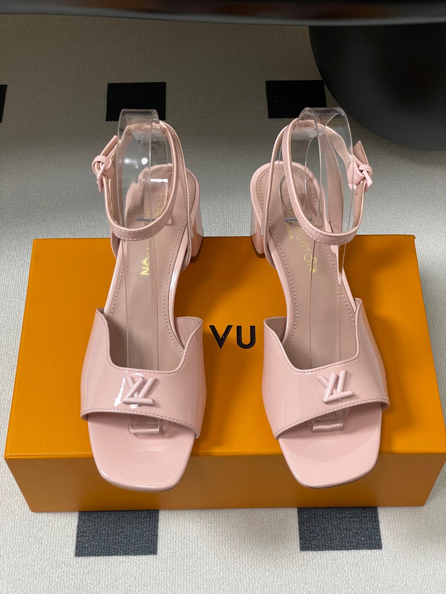 LuxluxHouse Best Quality Women Shoes Louis Vuitton