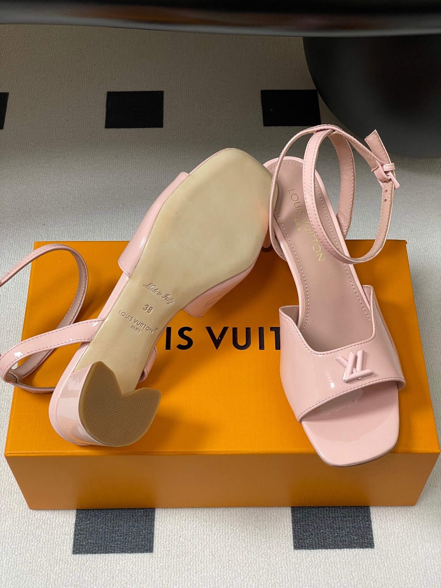 LuxluxHouse Best Quality Women Shoes Louis Vuitton
