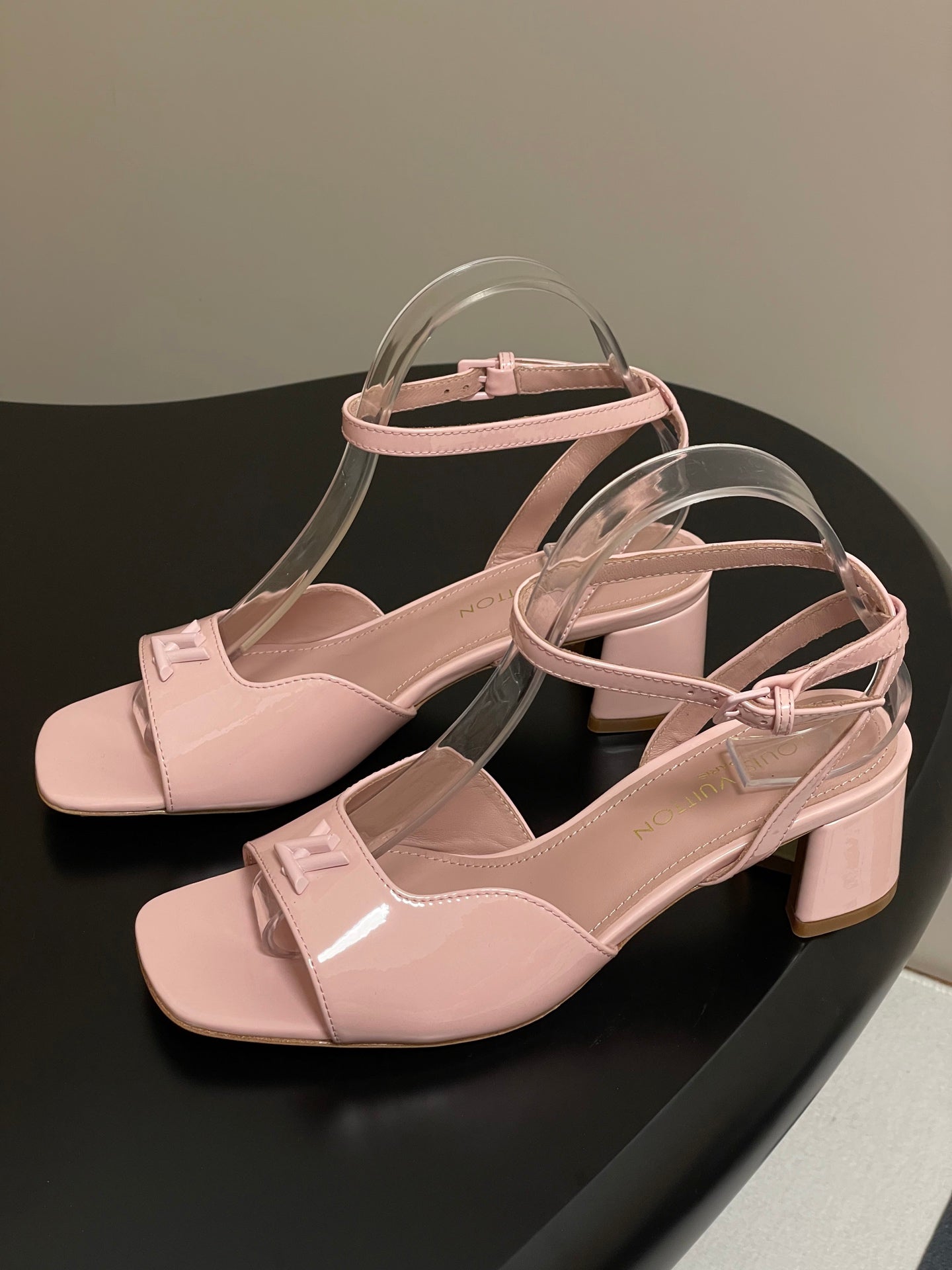 LuxluxHouse Best Quality Women Shoes Louis Vuitton