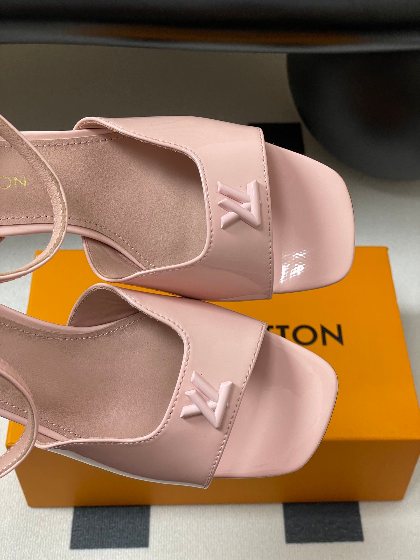 LuxluxHouse Best Quality Women Shoes Louis Vuitton