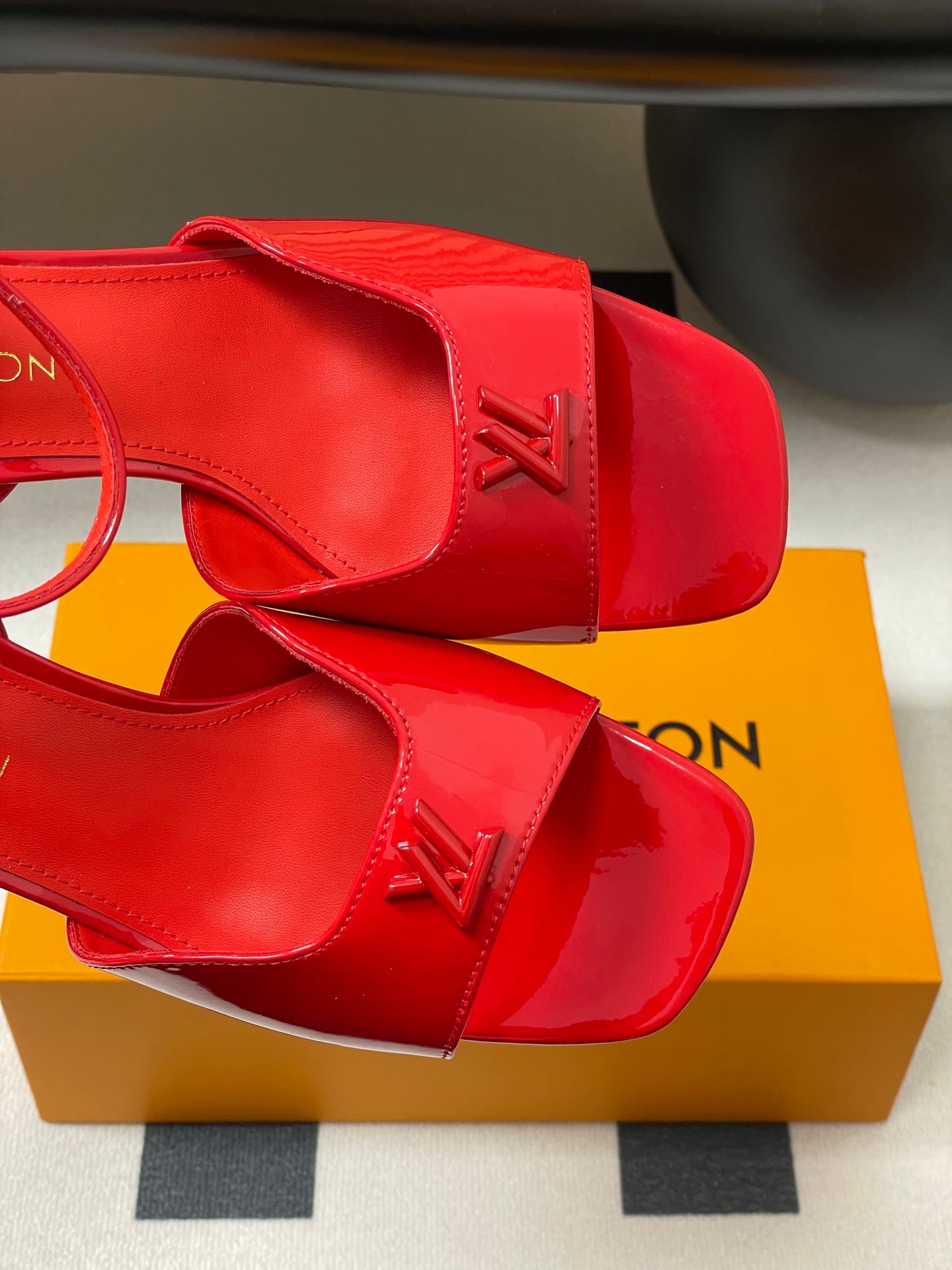 LuxluxHouse Best Quality Women Shoes Louis Vuitton
