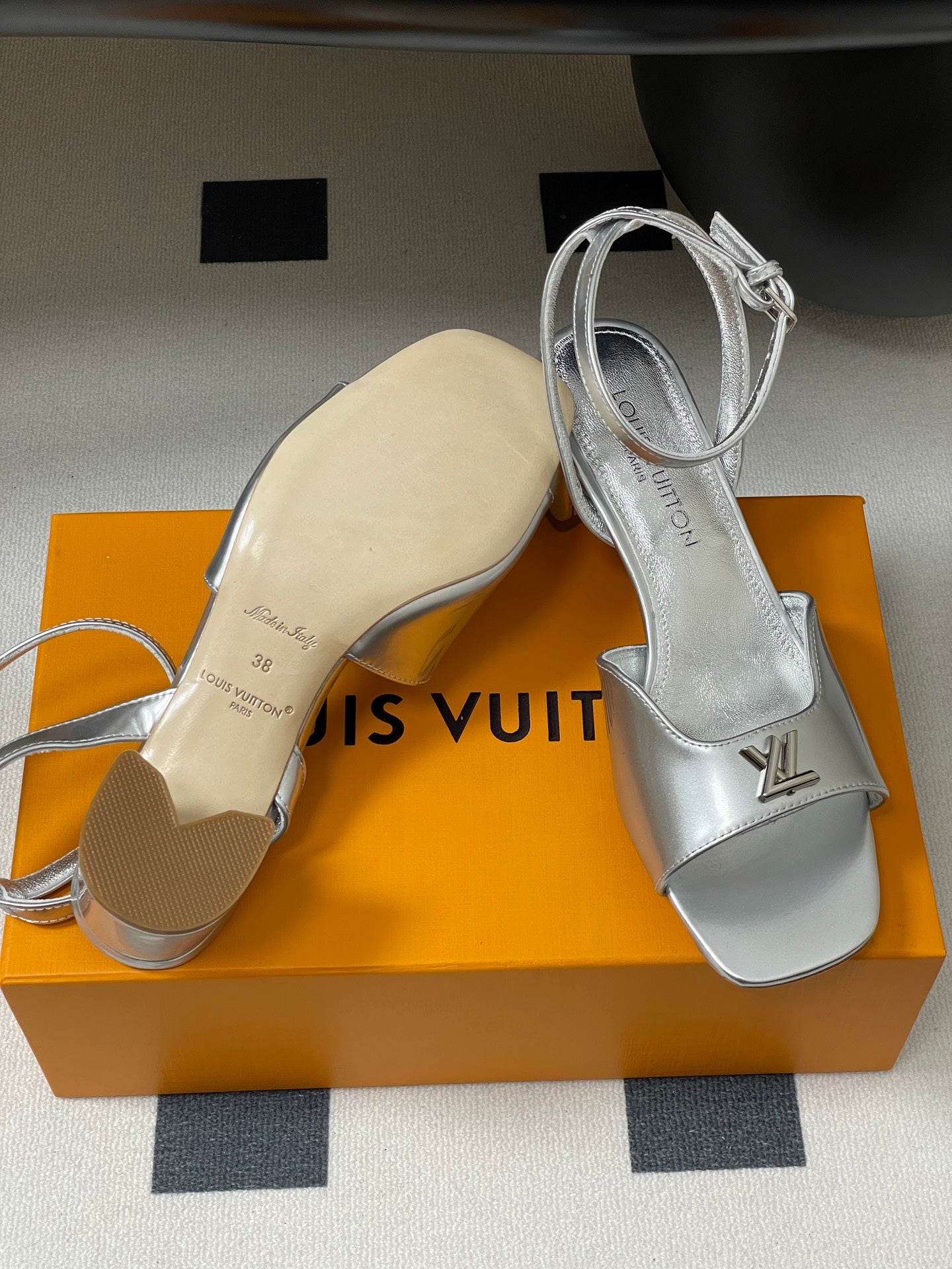 LuxluxHouse Best Quality Women Shoes Louis Vuitton