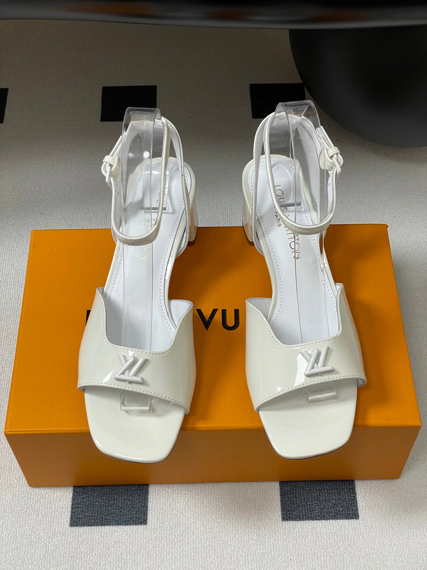 LuxluxHouse Best Quality Women Shoes Louis Vuitton
