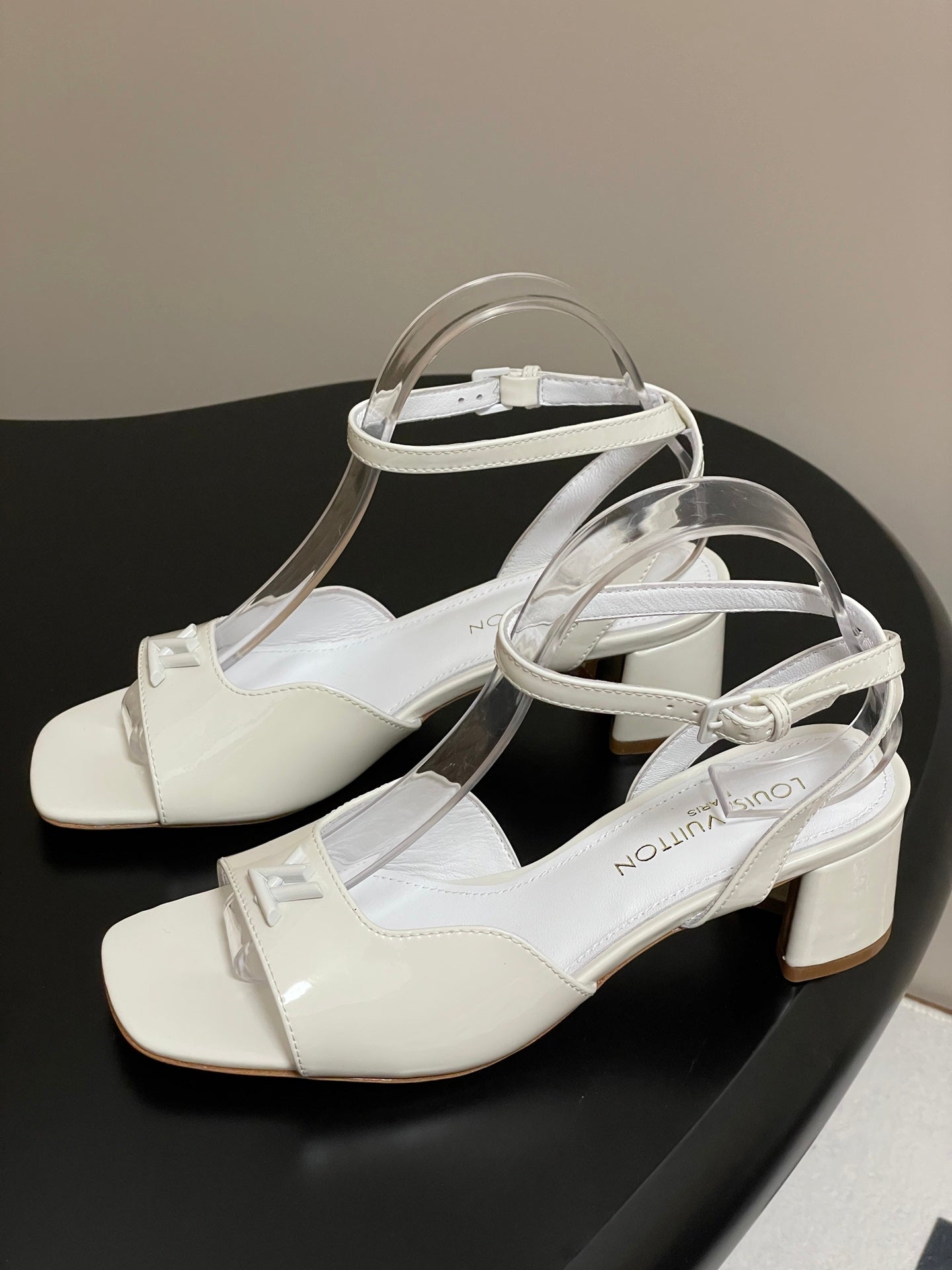 LuxluxHouse Best Quality Women Shoes Louis Vuitton