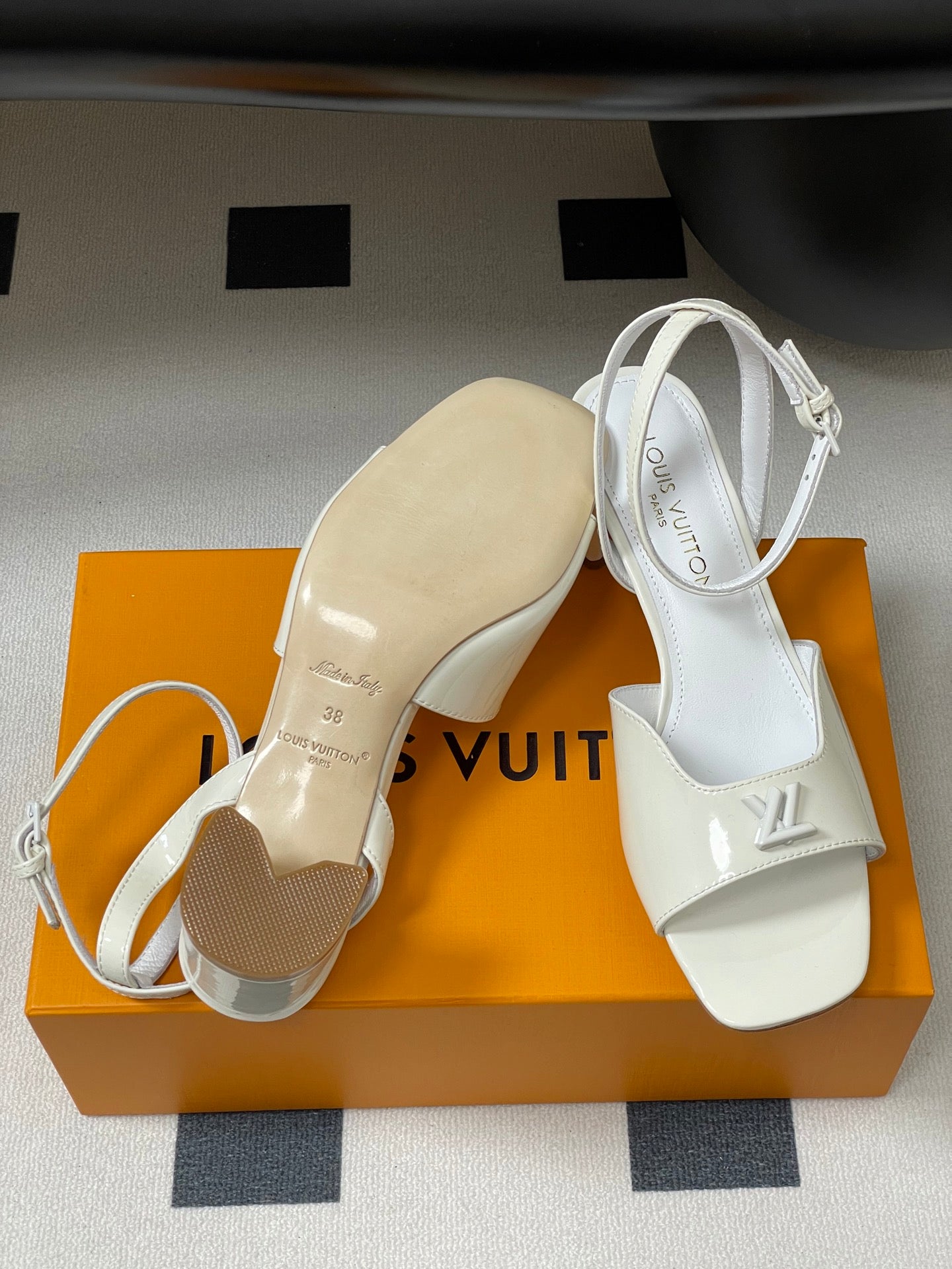 LuxluxHouse Best Quality Women Shoes Louis Vuitton