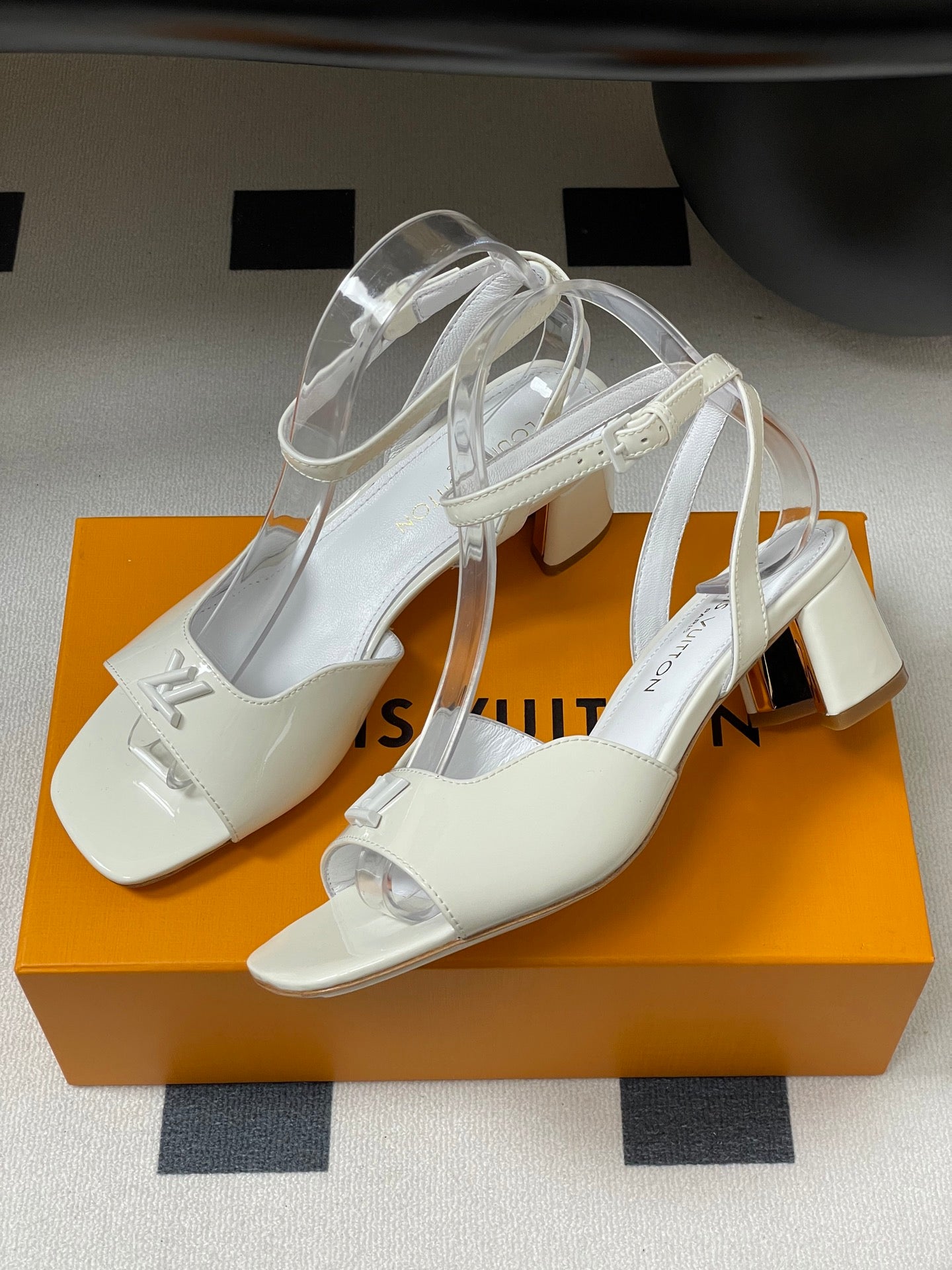 LuxluxHouse Best Quality Women Shoes Louis Vuitton